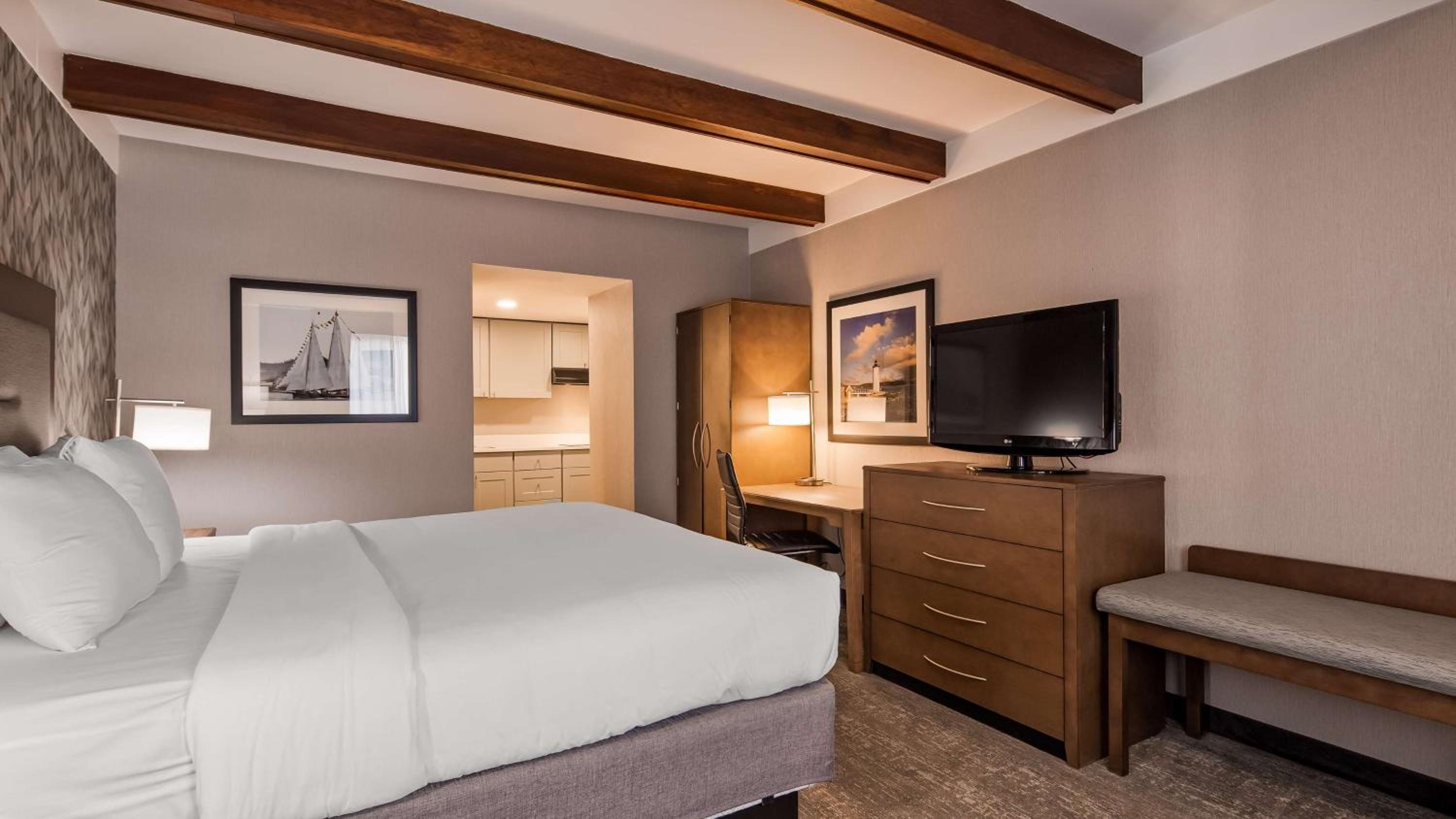 Portsmouth Vacations - Best Western Plus Portsmouth Hotel Suites - Property Image 33