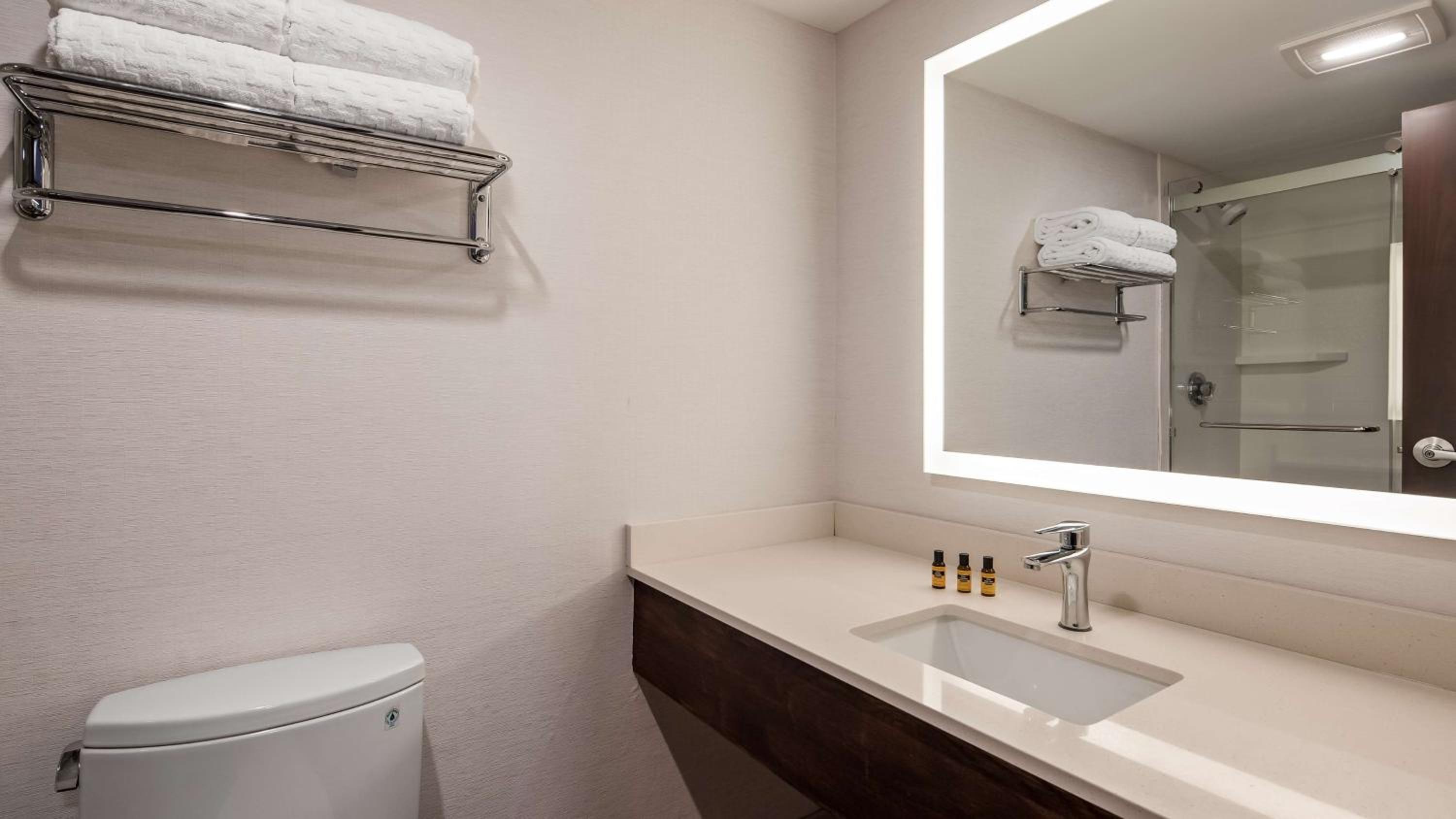 Portsmouth Vacations - Best Western Plus Portsmouth Hotel Suites - Property Image 25