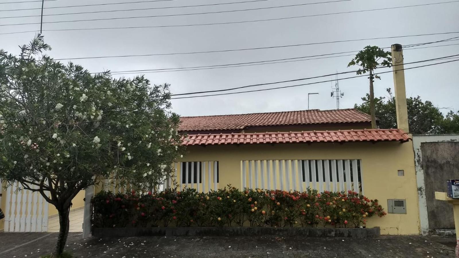 Casa 200m da praia 3 dorm. p/ 12 pessoas