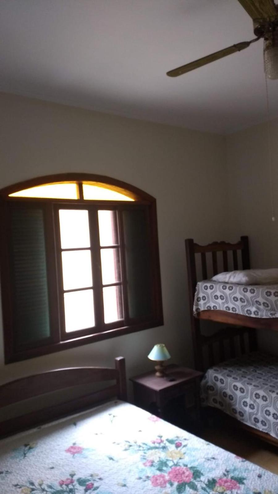 Casa 200m da praia 3 dorm. p/ 12 pessoas