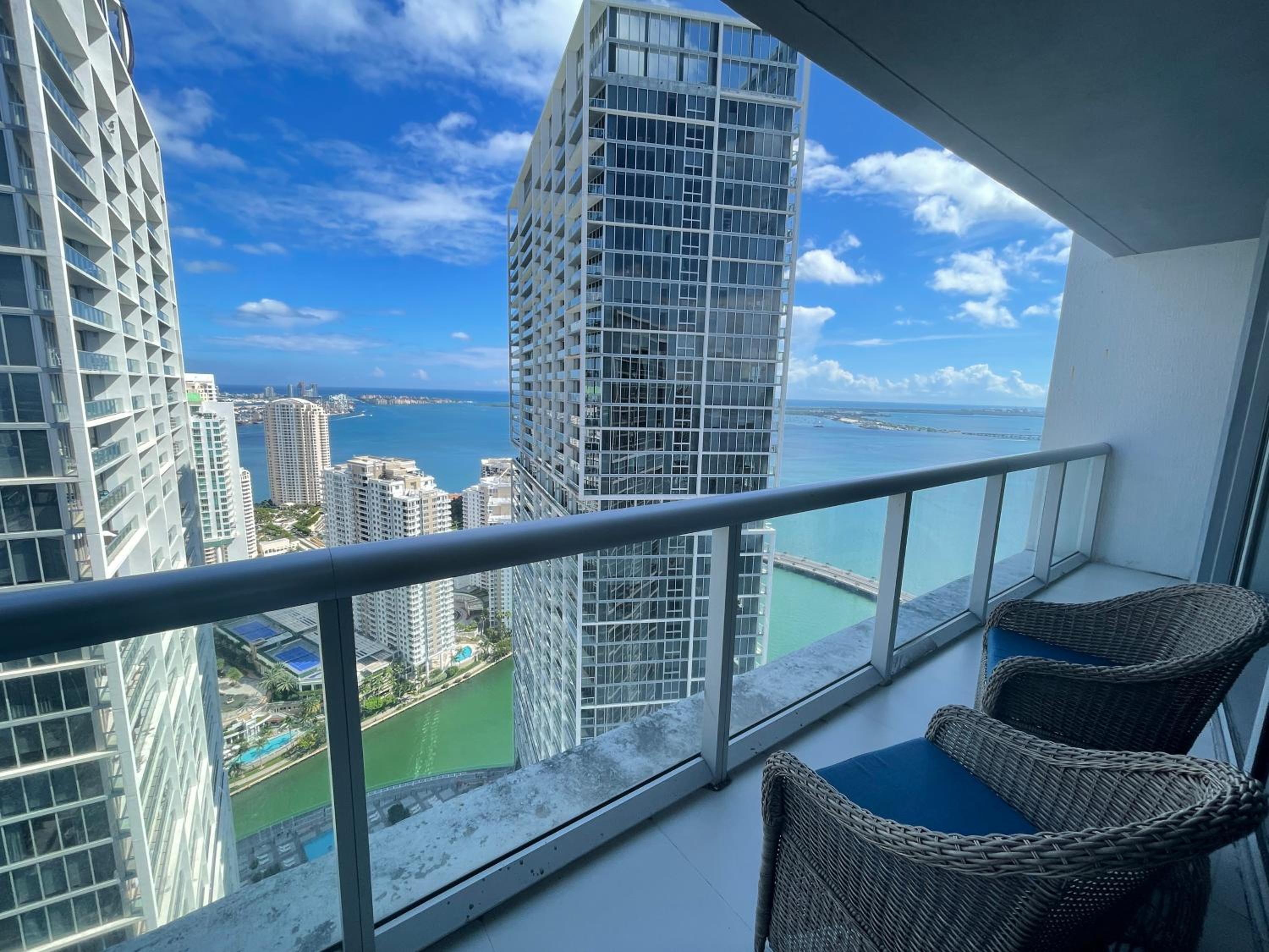 Sun&Sea IconBrickell Unit