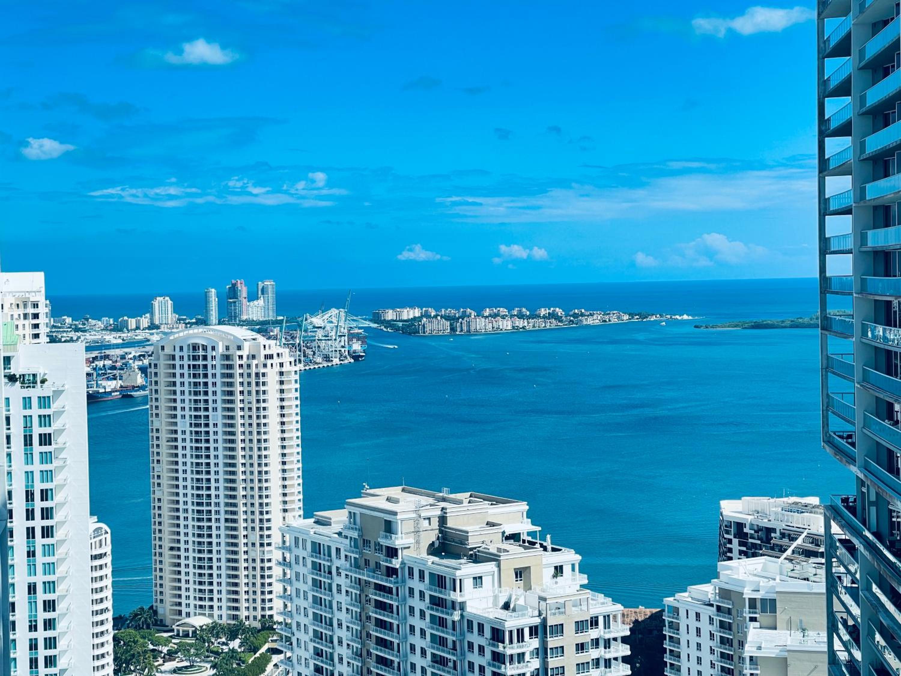 Sun&Sea IconBrickell Unit