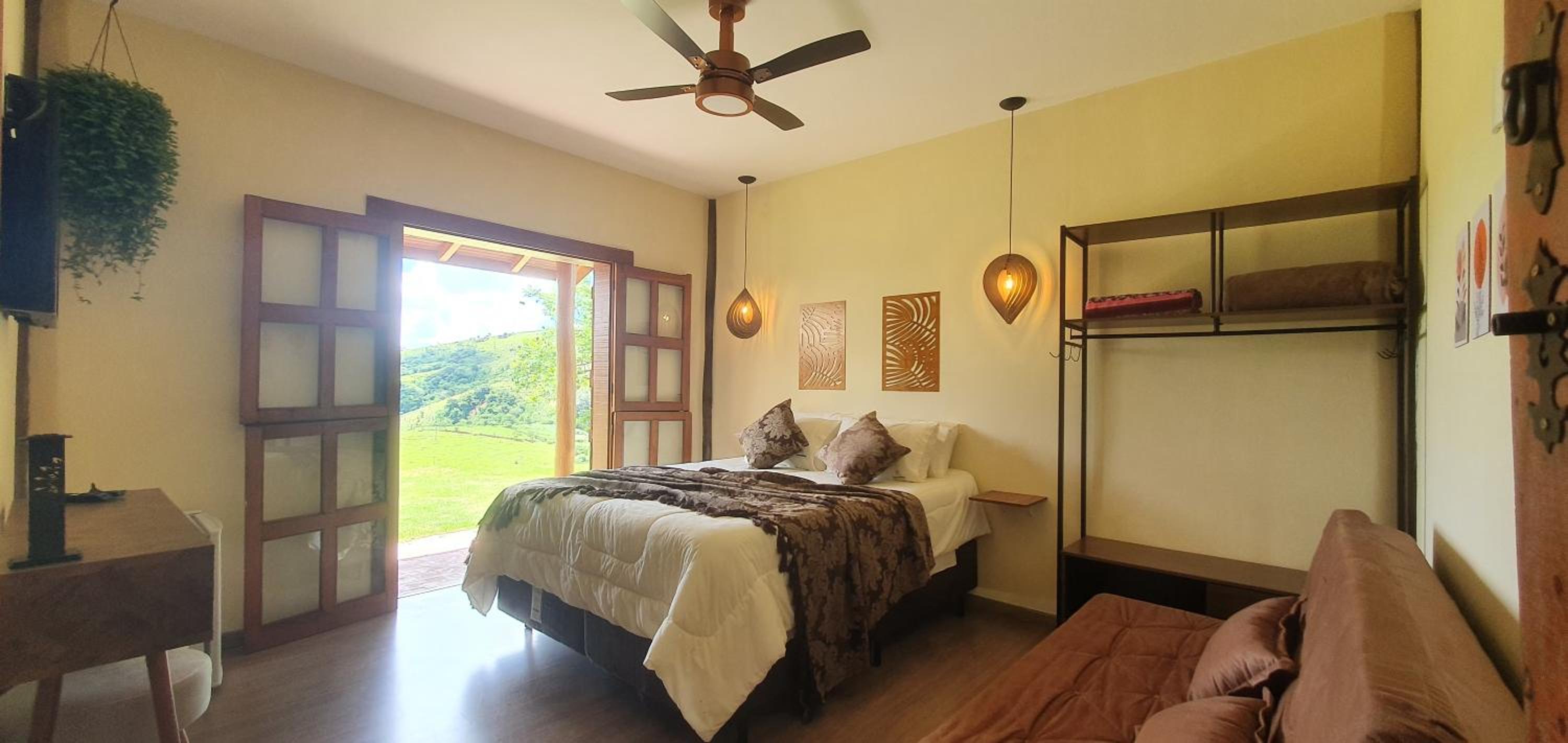 Ellementares Guest House