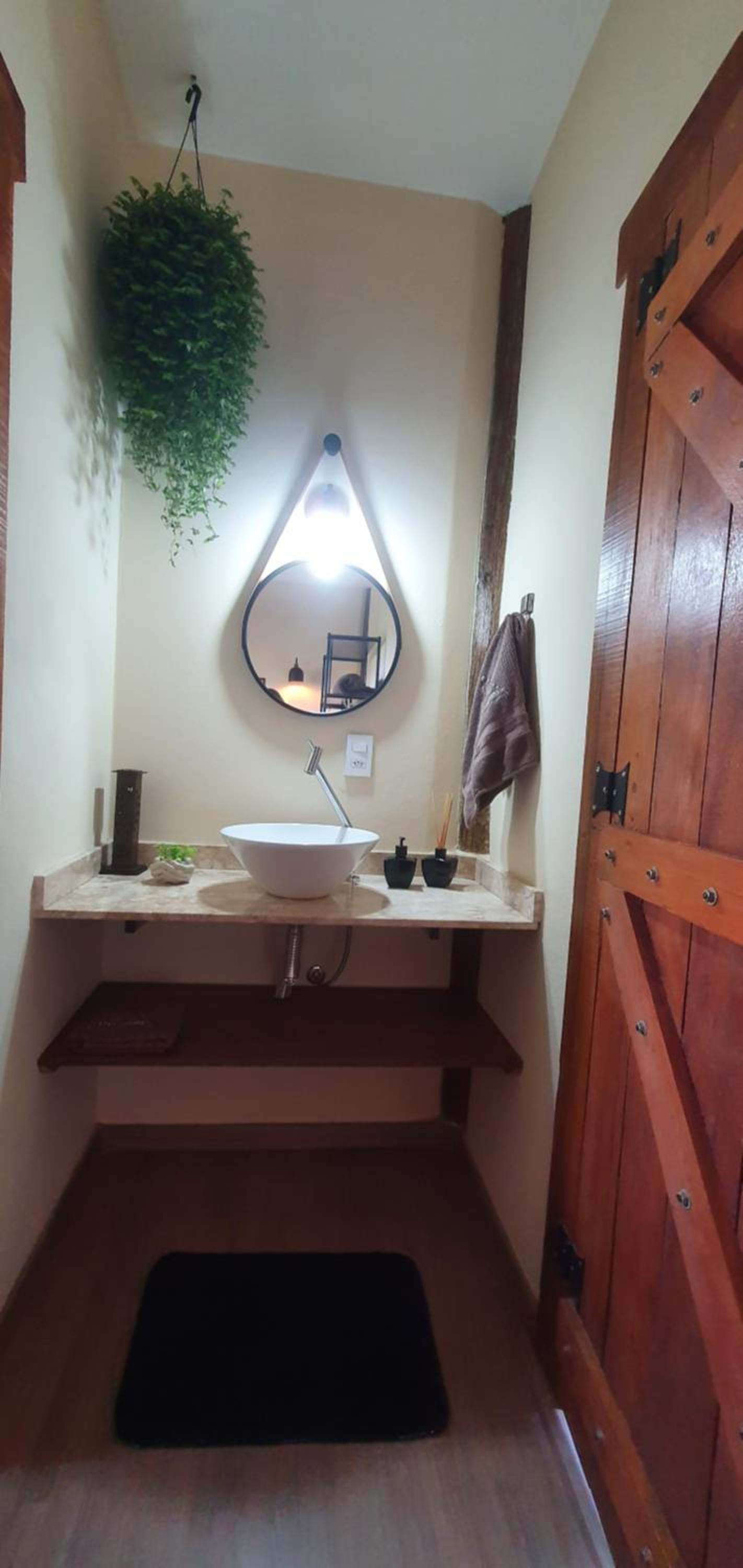 Ellementares Guest House