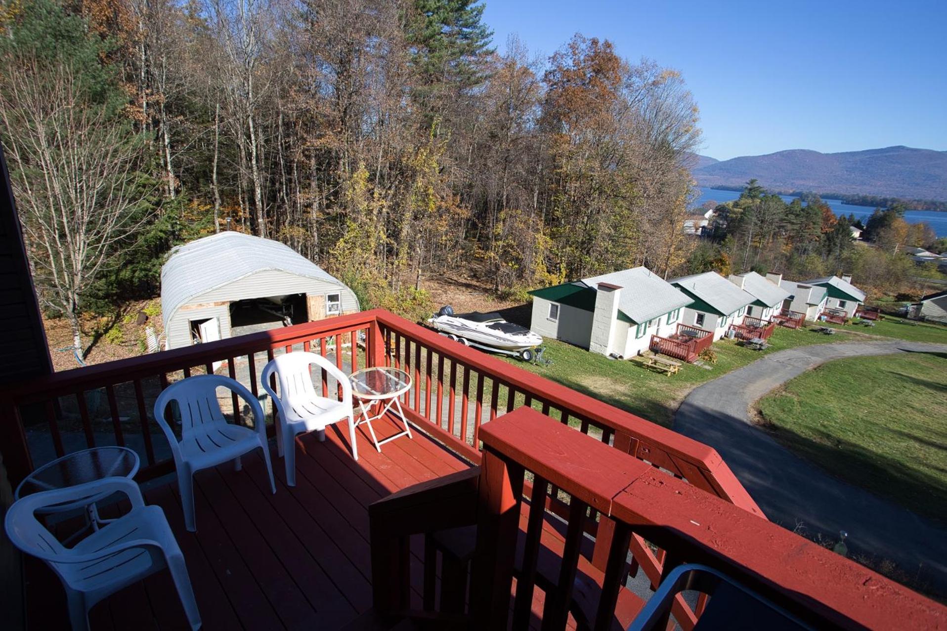 Hill View Motel and Cottages