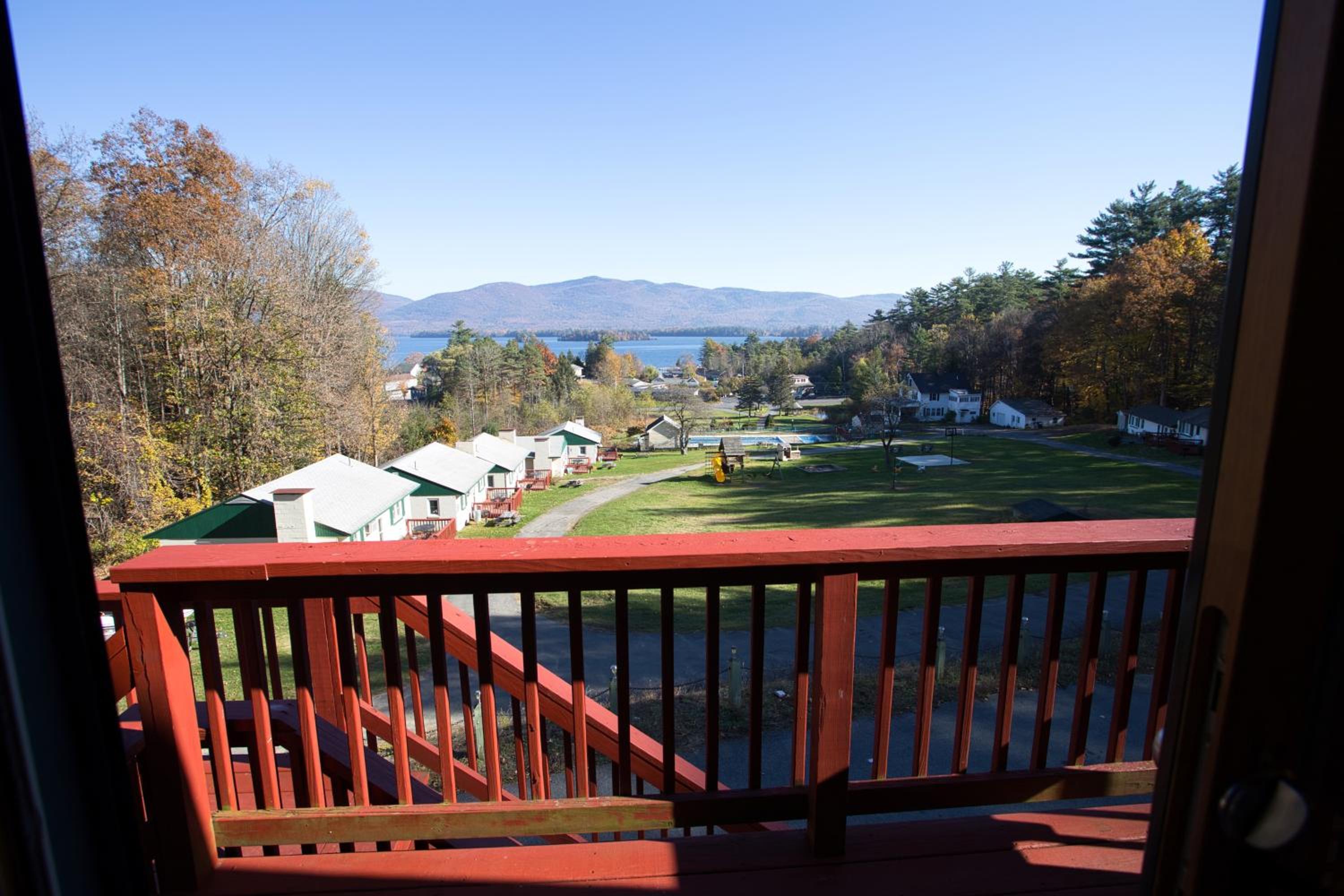 Hill View Motel and Cottages
