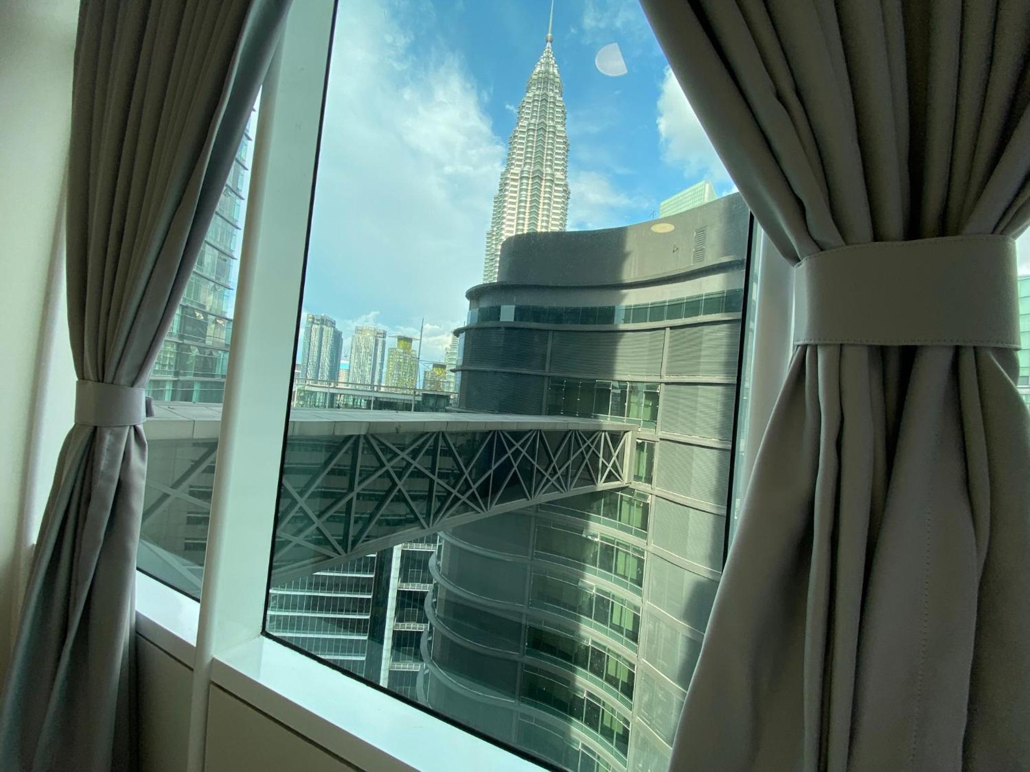 Sky Suites KLCC by GENESIS