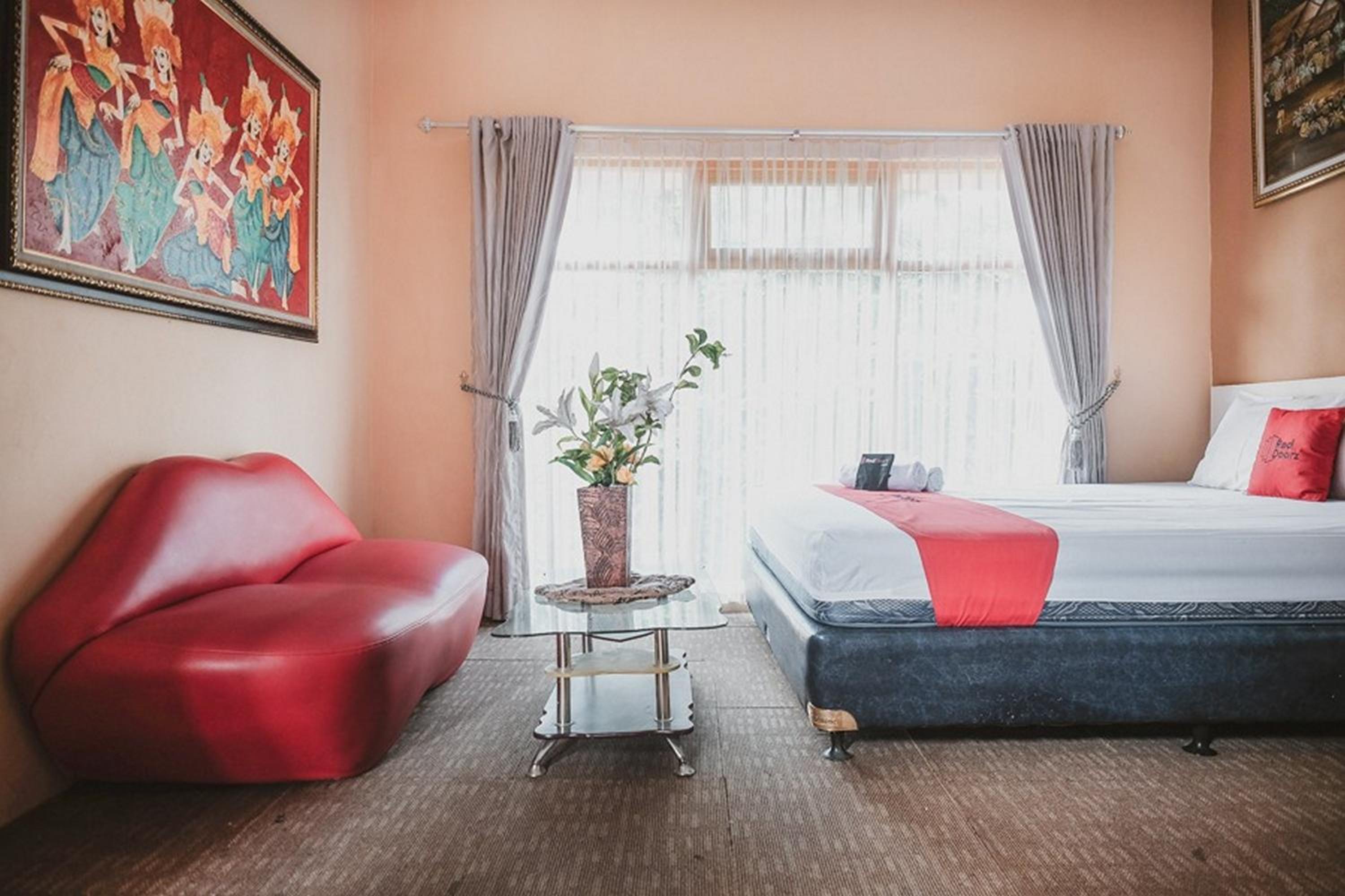 Koolkost Syariah near Plaza Ambarukmo - Minimum Stay 30 Nights