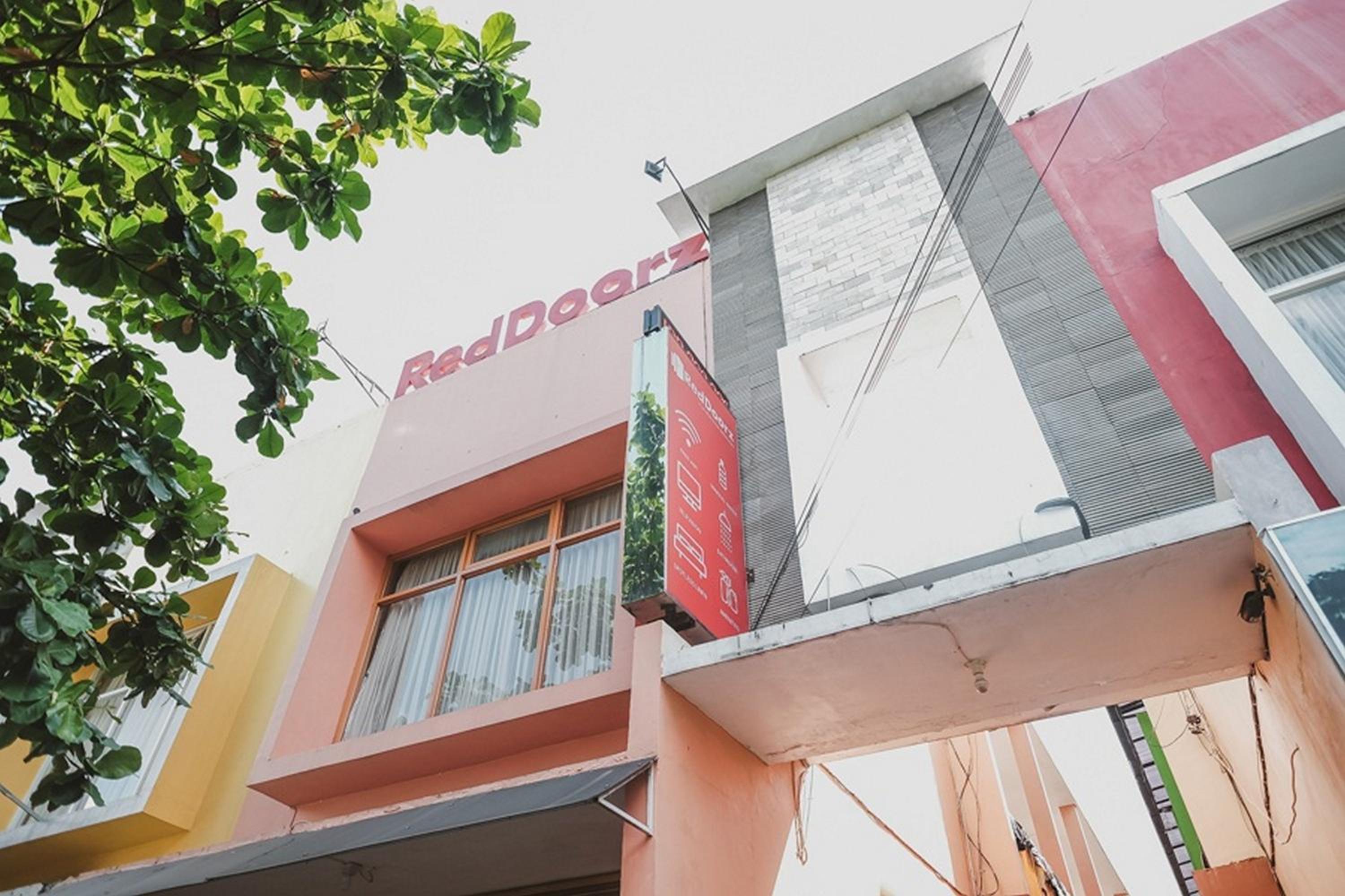 Koolkost Syariah near Plaza Ambarukmo - Minimum Stay 30 Nights