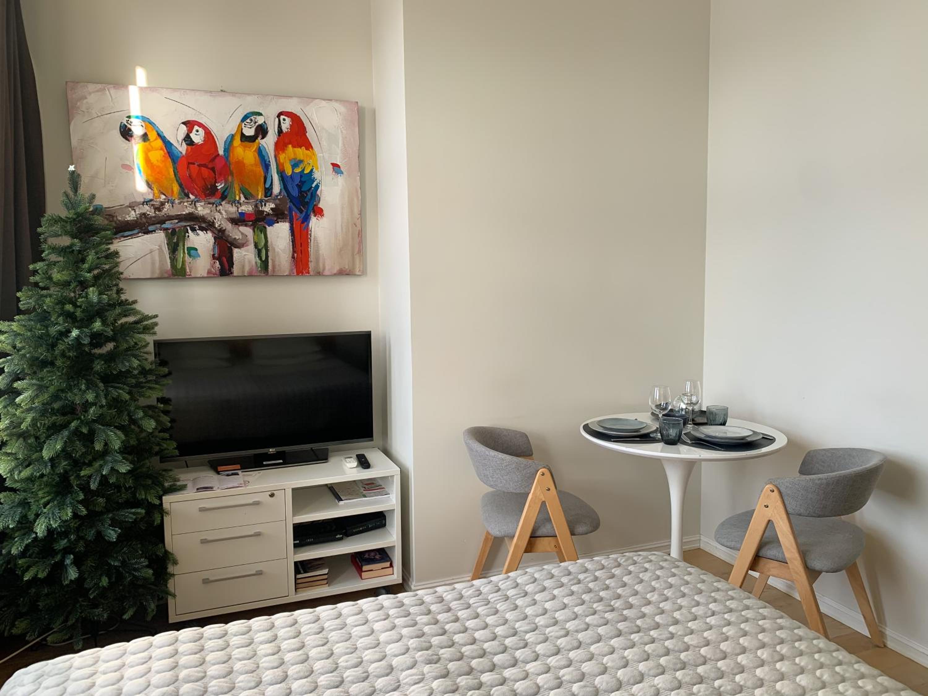 Orange Apartments Mere
