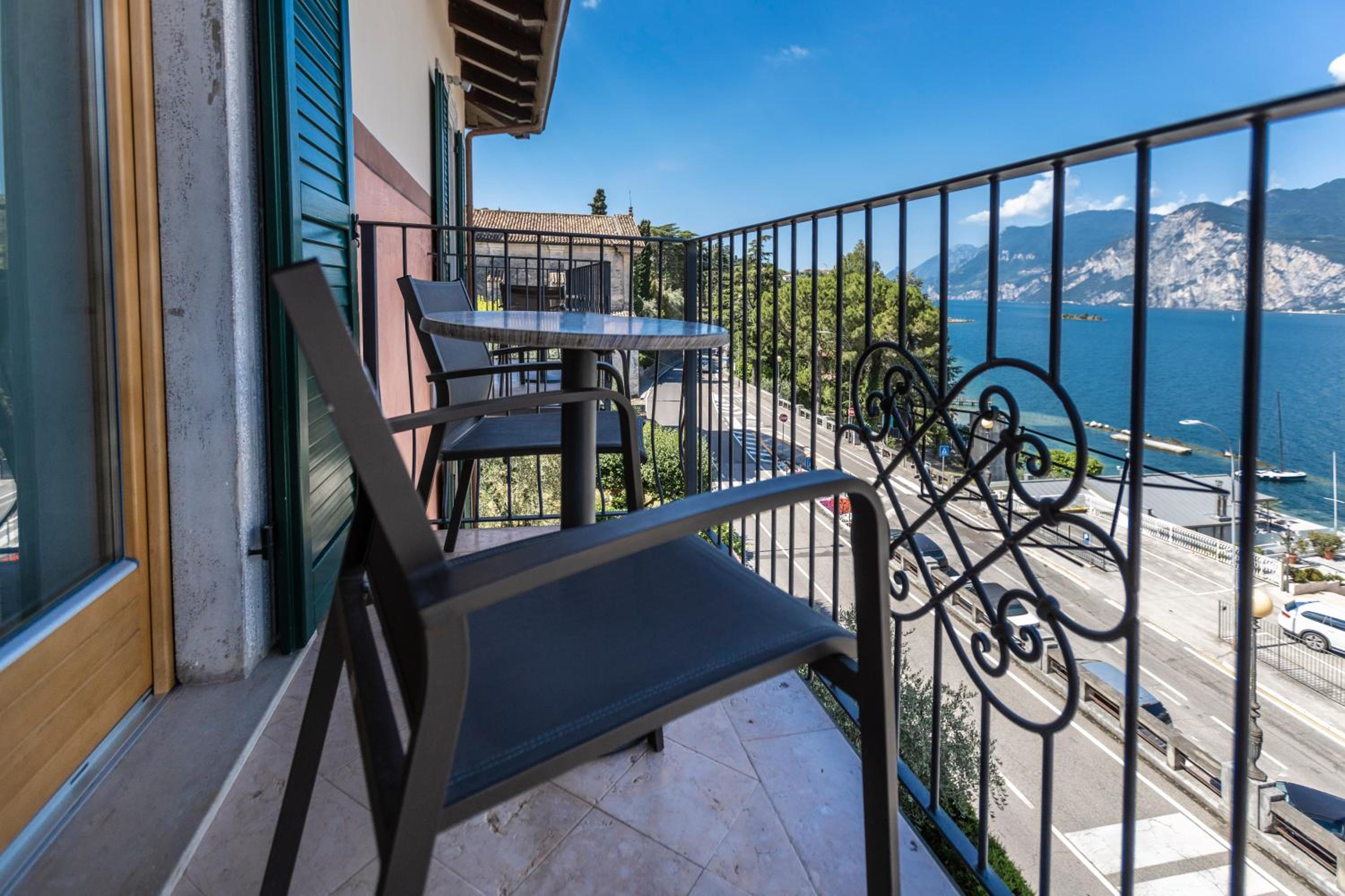APPARTAMENTI CAPRI MALCESINE