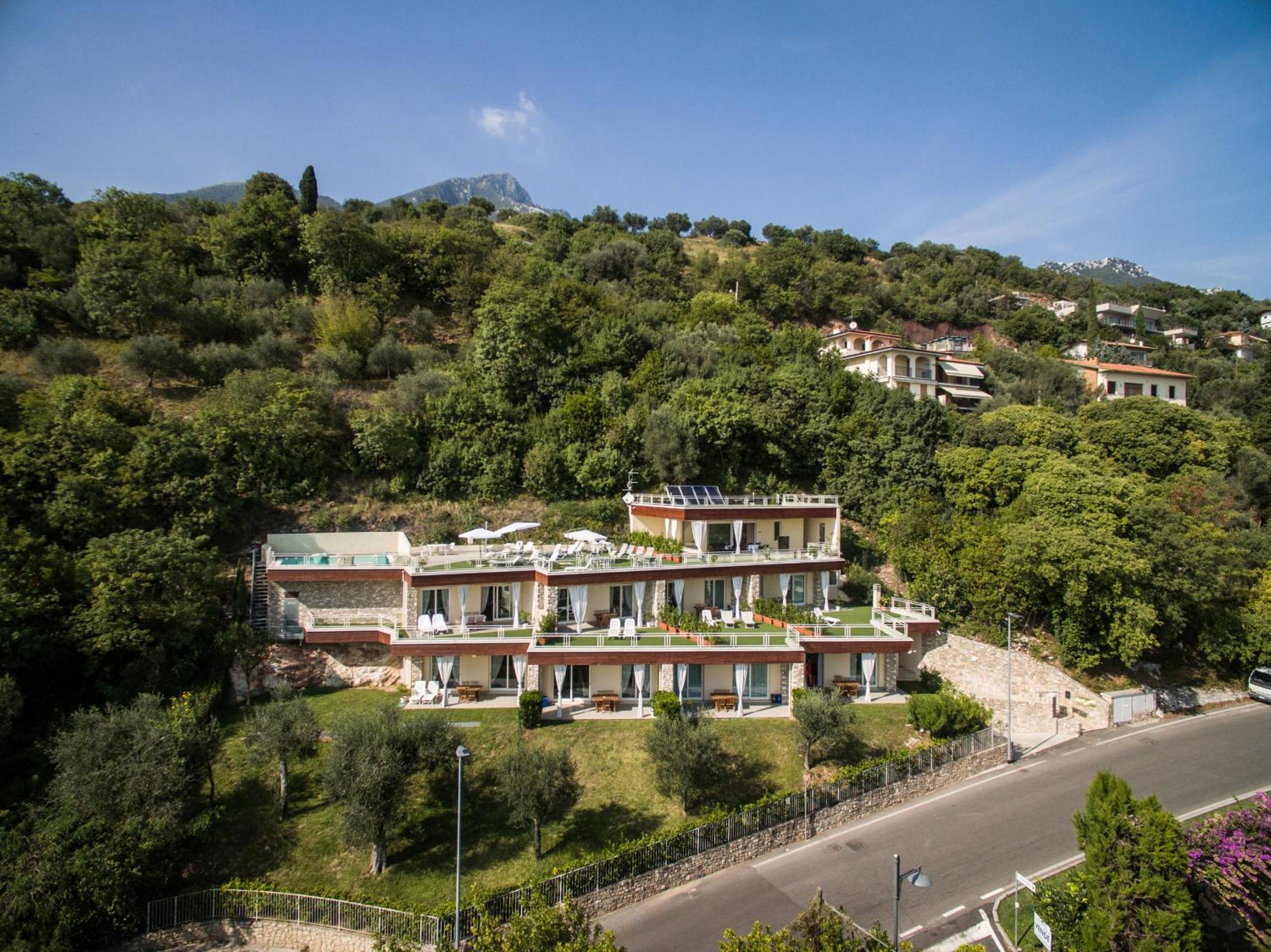 Hotel Poggio al Sole 6 Apartment by Wonderful Italy - Image 1