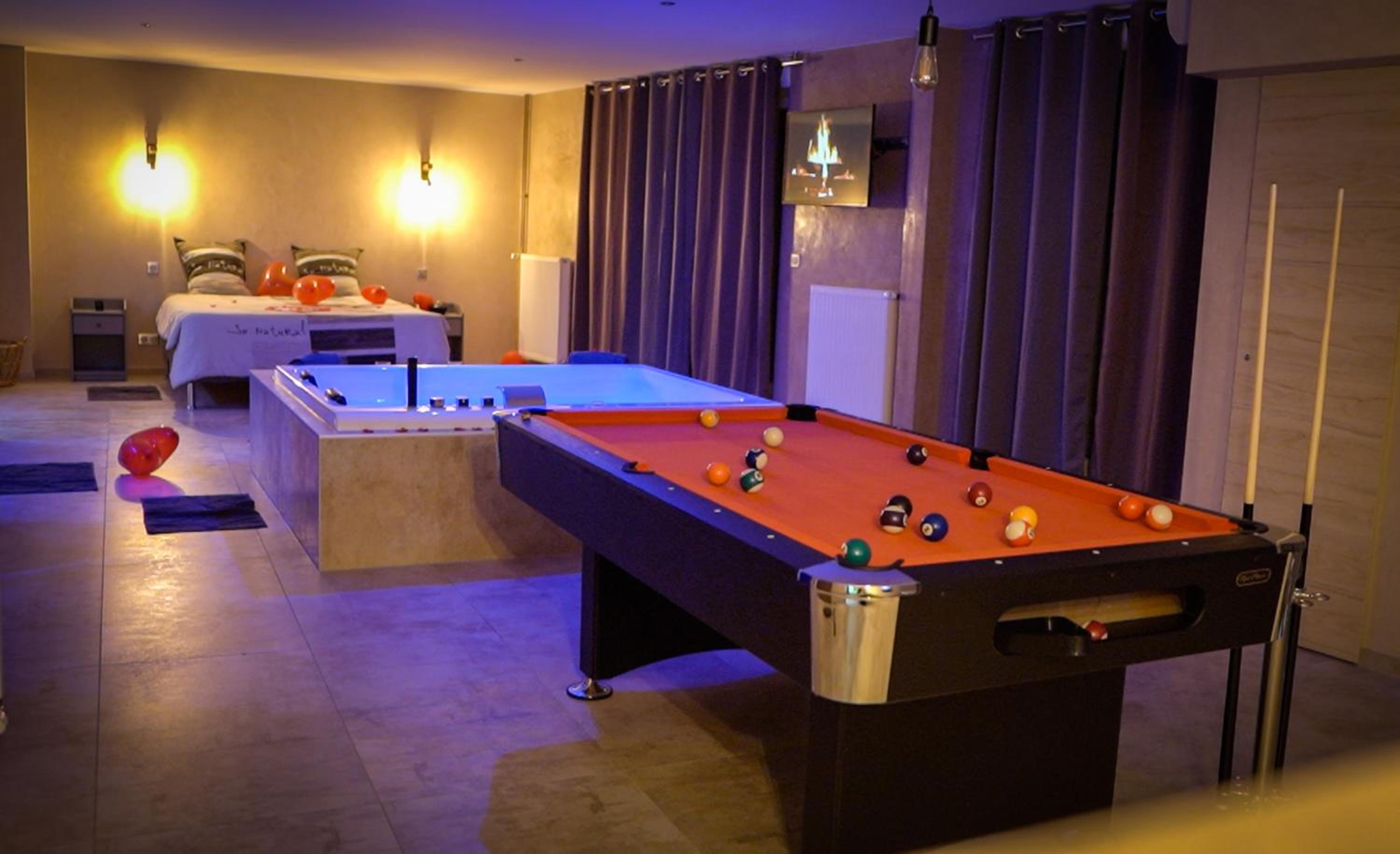 Hotel Le Loft A Bulles (85m2 Jacuzzi Hammam Billiard Bar Douche Sauna)