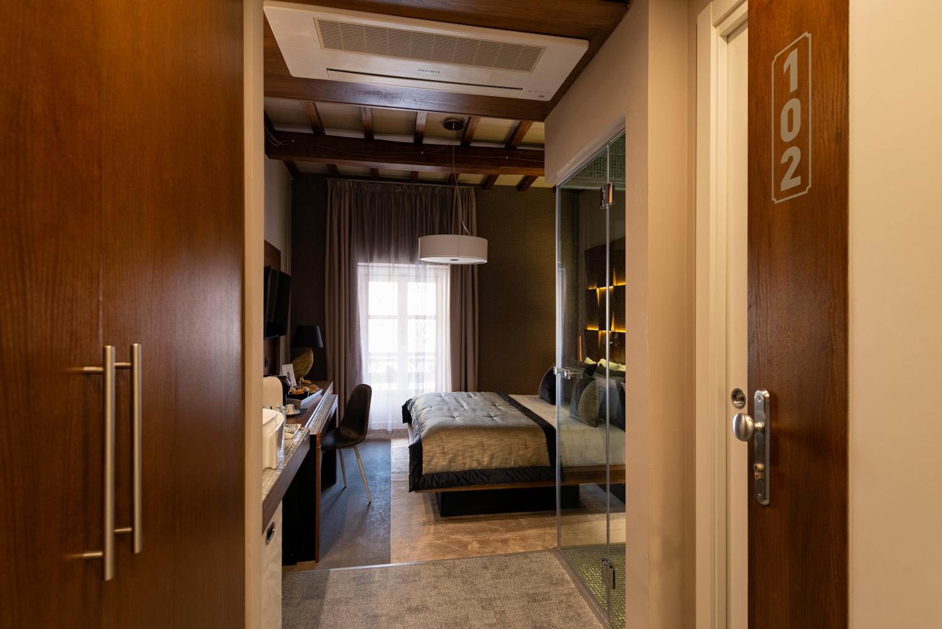 hotel room