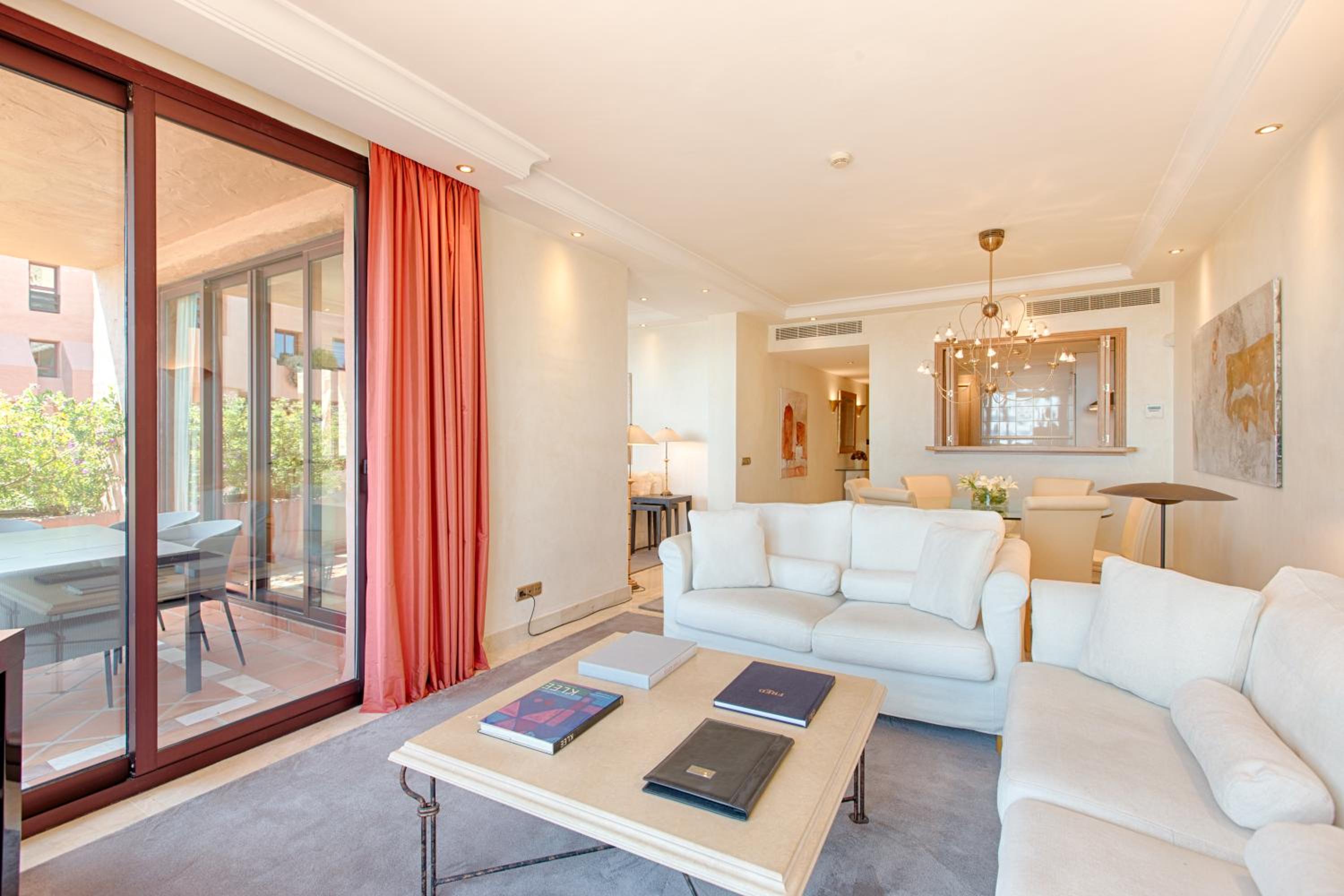 Bahía Beach Apartments Estepona view 3