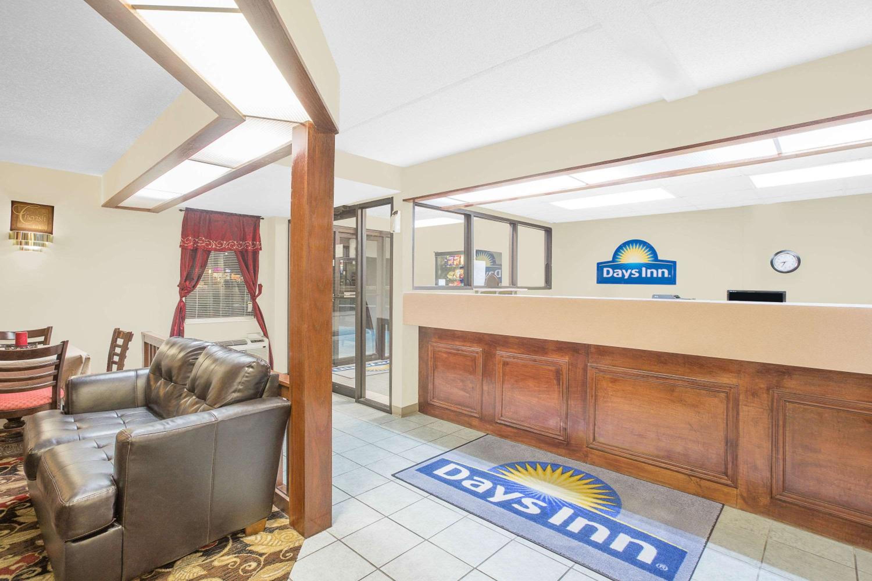 Days Inn by Wyndham Eufaula AL view 3