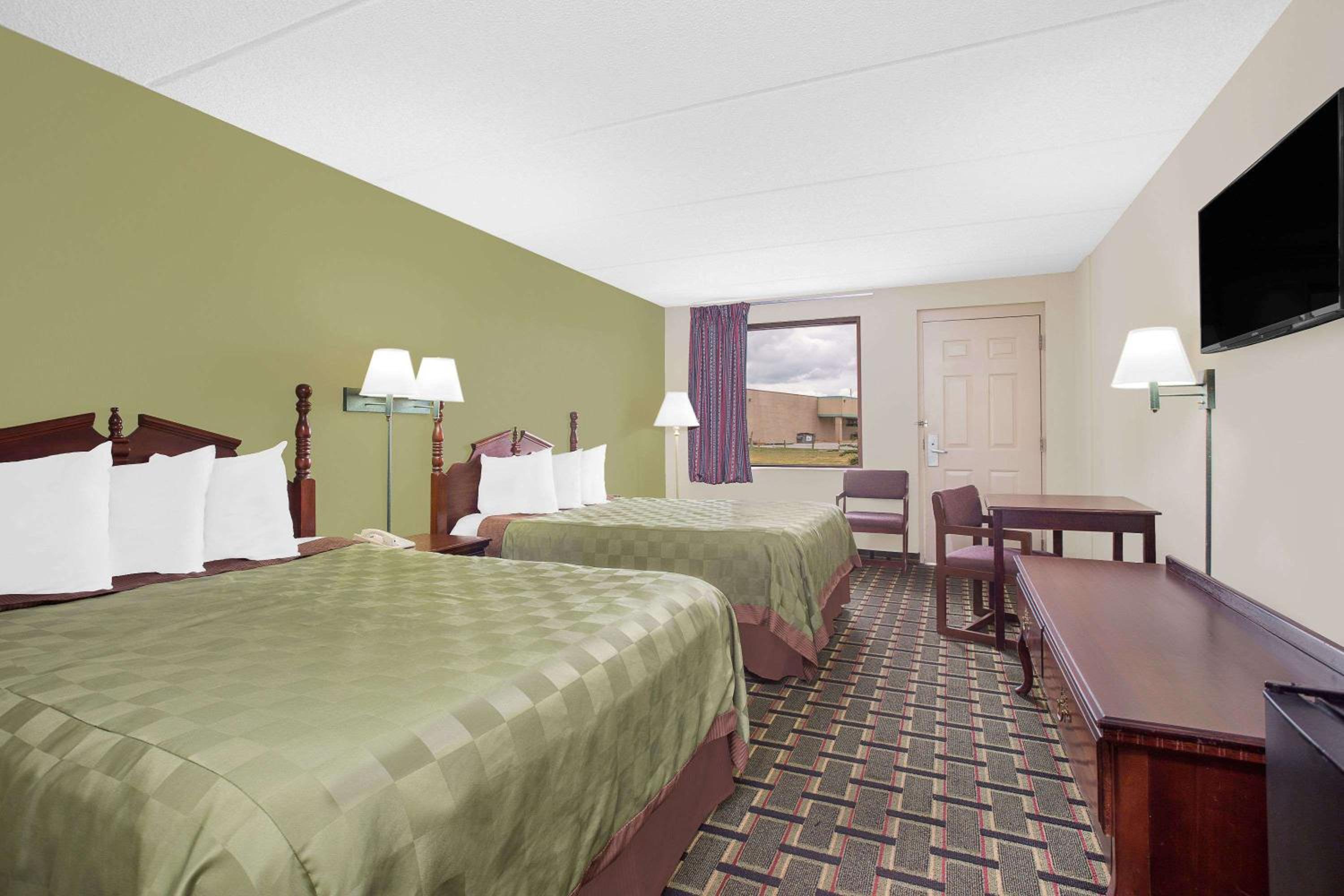 Days Inn by Wyndham Eufaula AL view 5