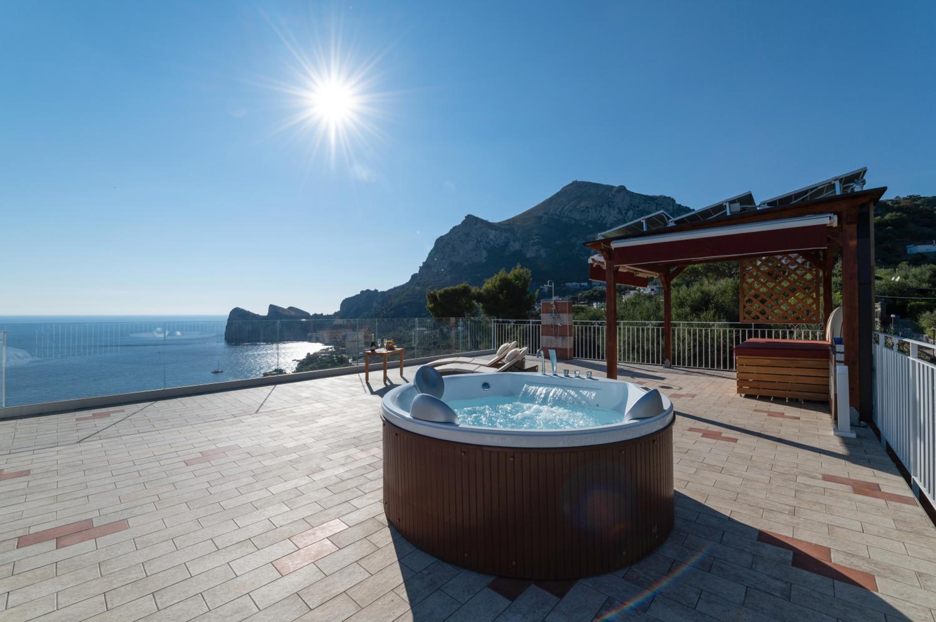 Hotel MAIN Roof Terrace Apartment - Image 1