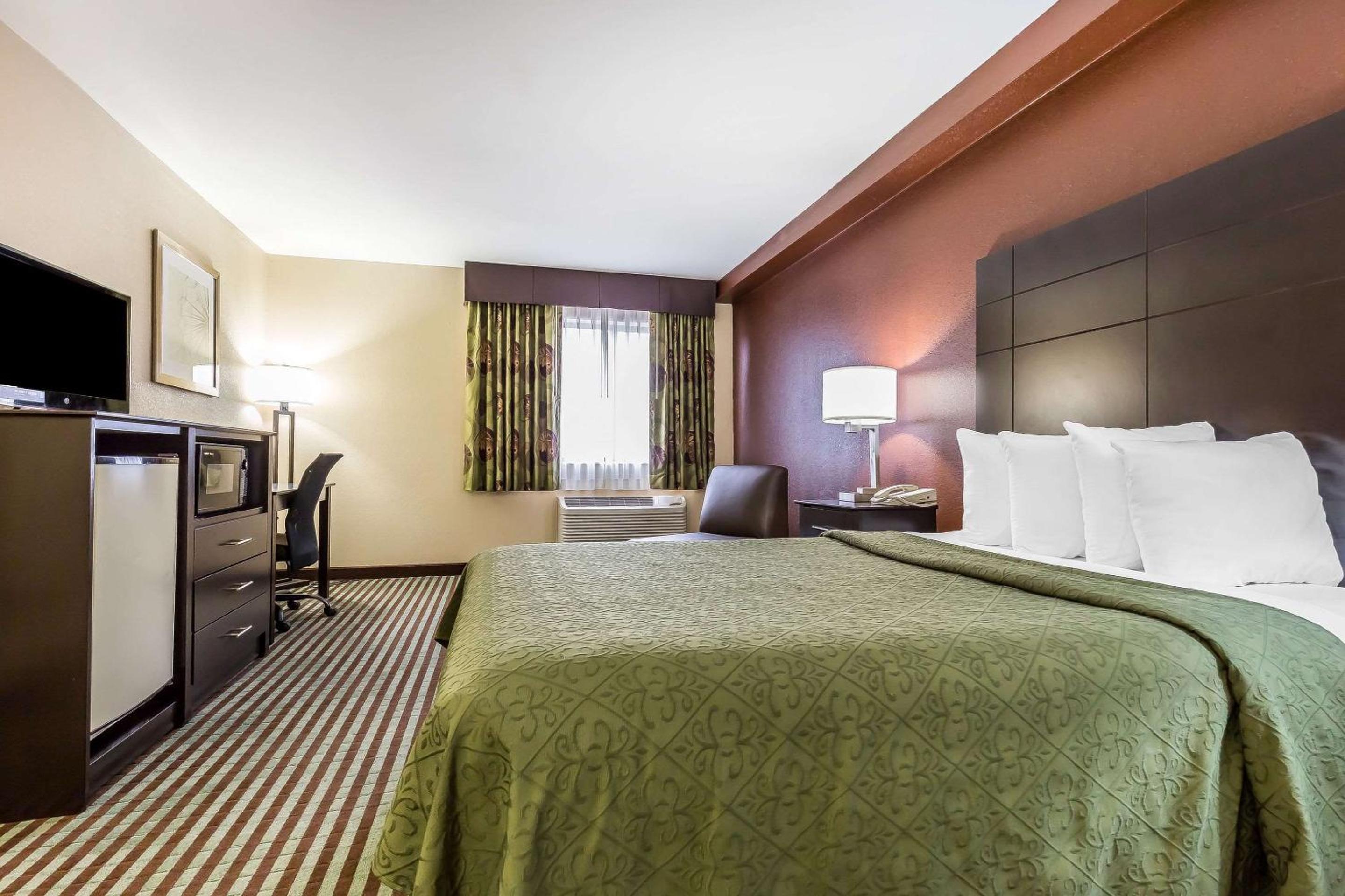 Mount Vernon Vacations - Quality Inn Mount Vernon, IL - Property Image 30