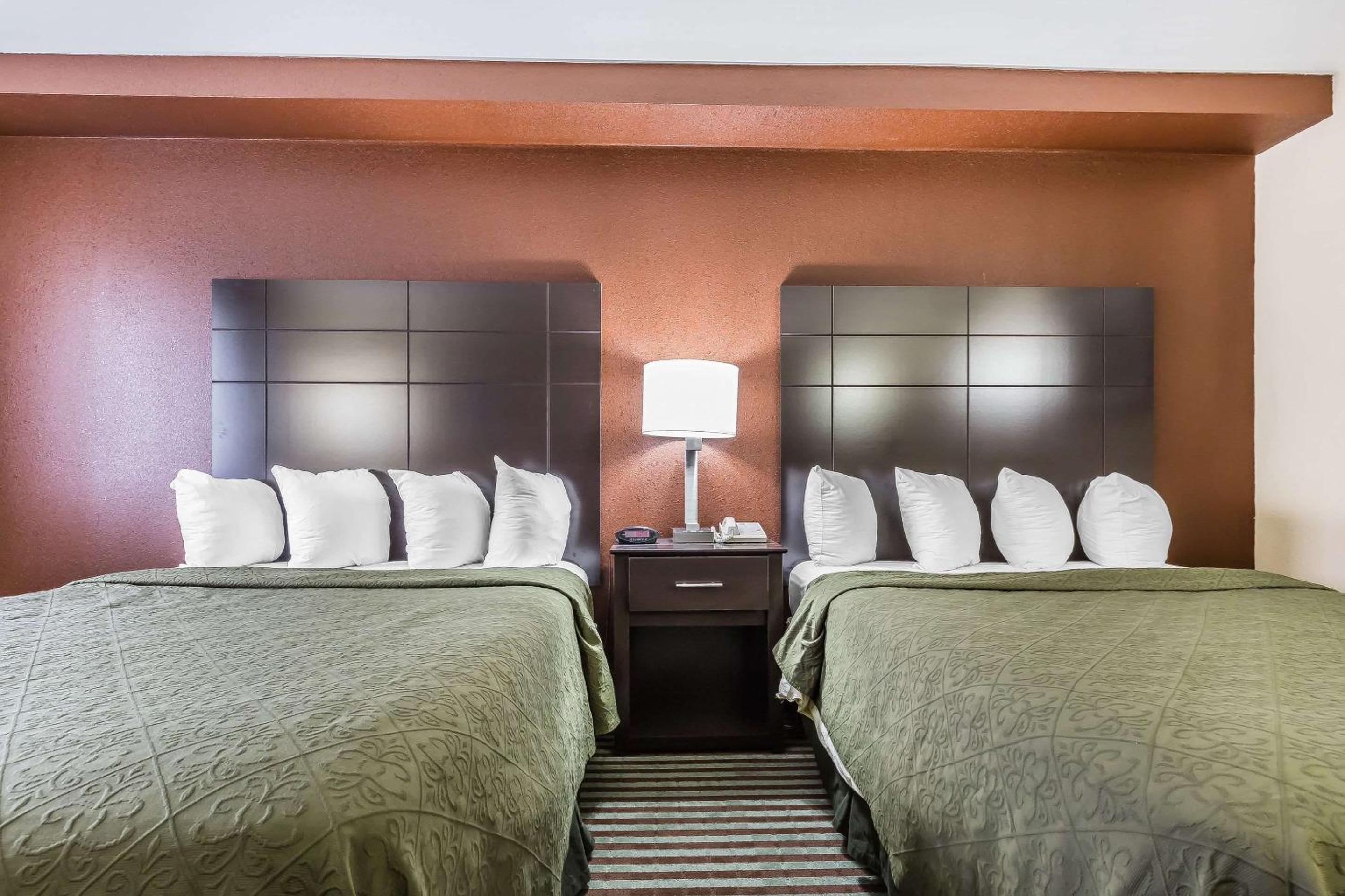Mount Vernon Vacations - Quality Inn Mount Vernon, IL - Property Image 28