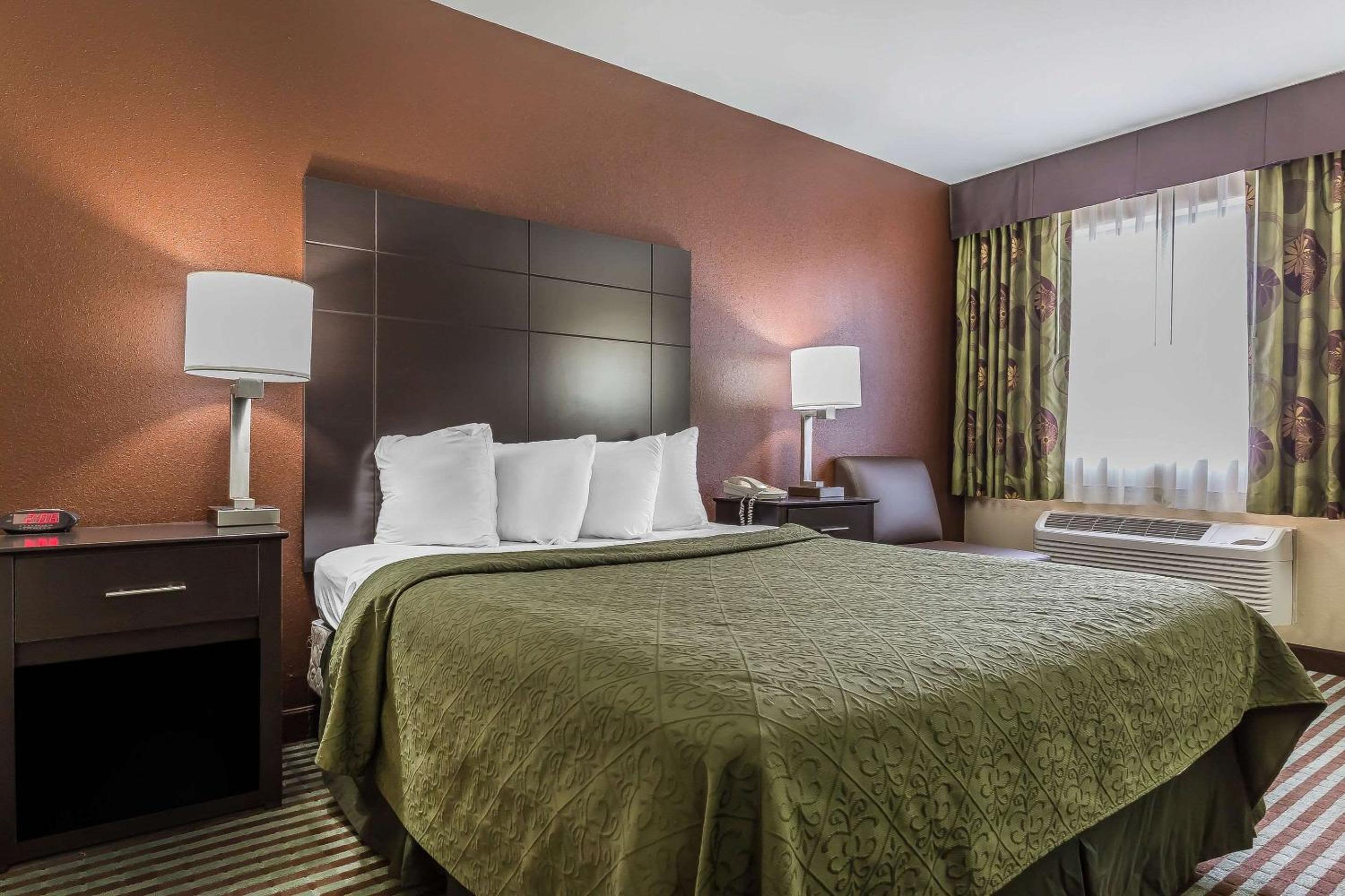 Mount Vernon Vacations - Quality Inn Mount Vernon, IL - Property Image 25