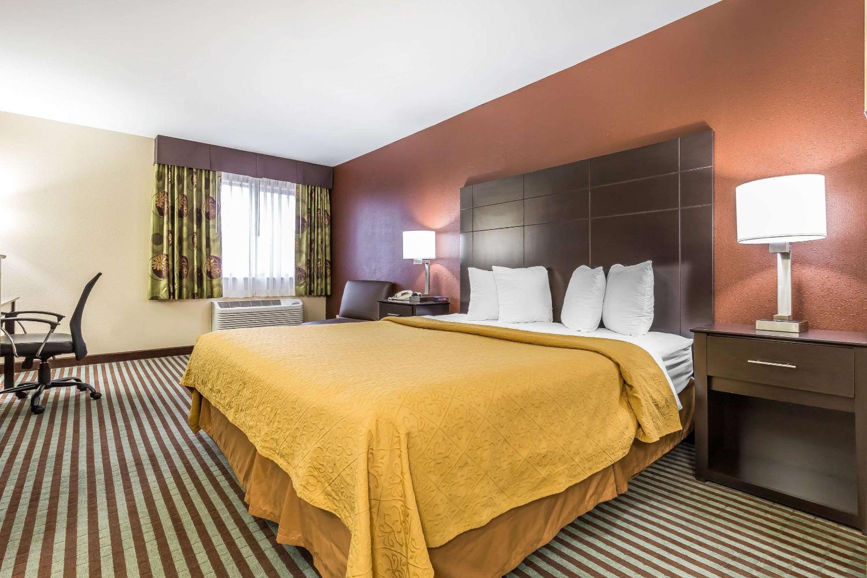 Mount Vernon Vacations - Quality Inn Mount Vernon, IL - Property Image 21