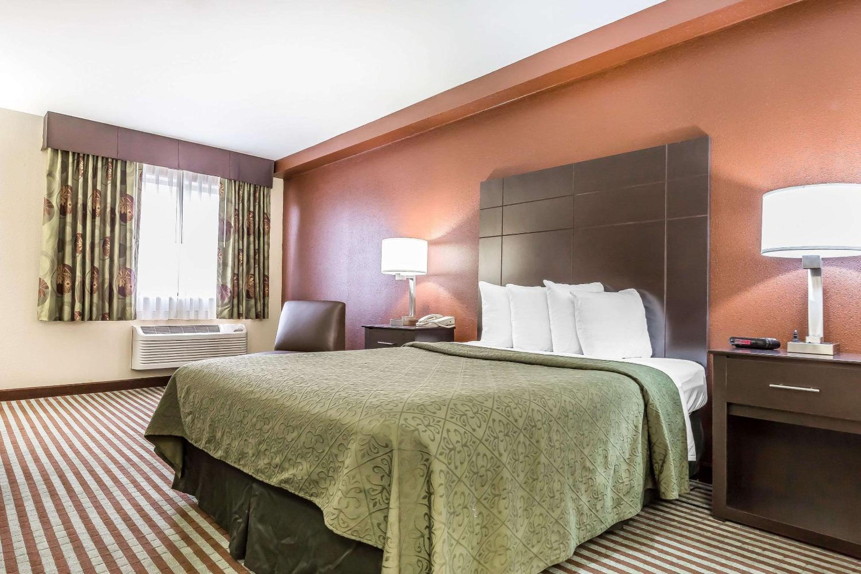 Mount Vernon Vacations - Quality Inn Mount Vernon, IL - Property Image 18