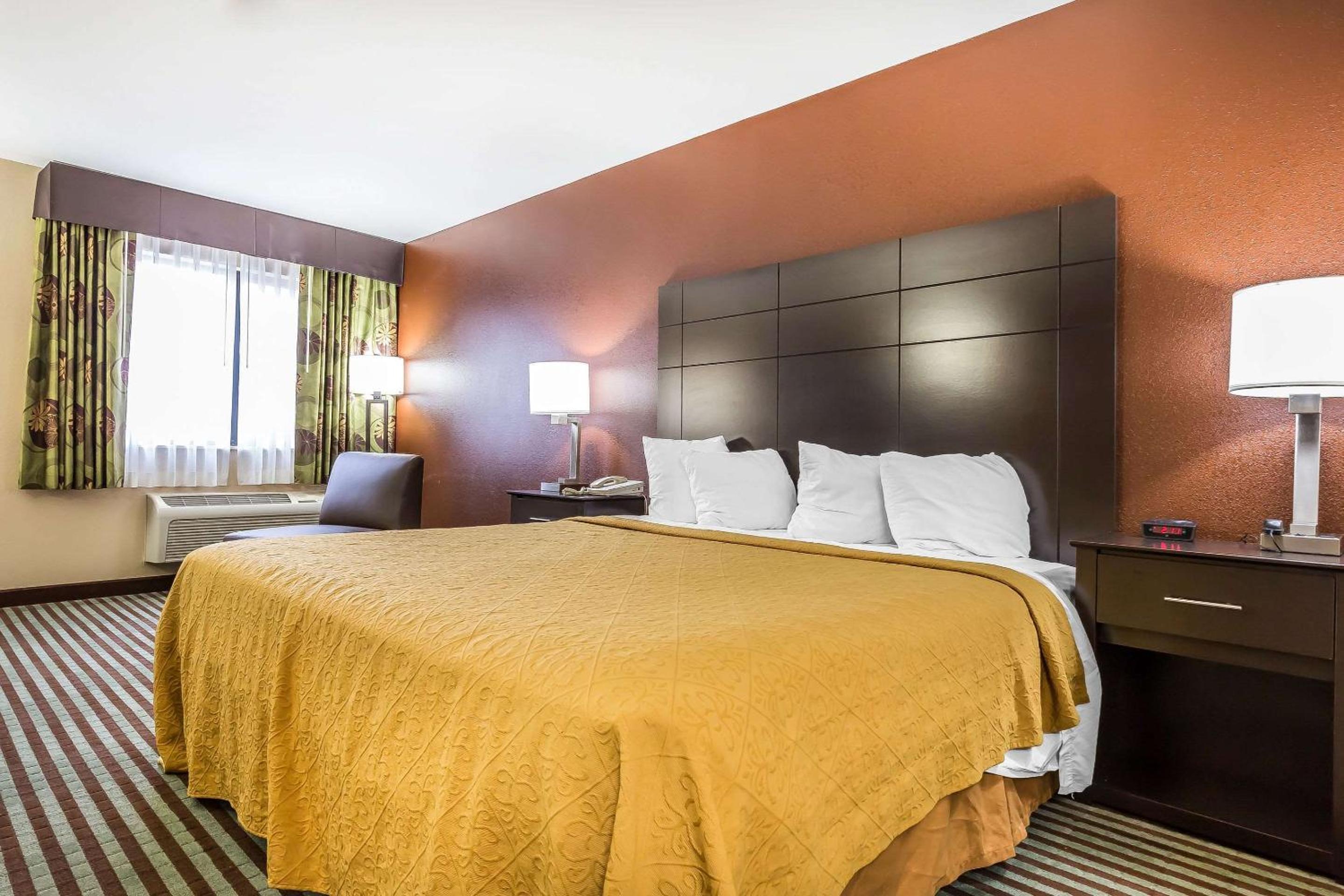 Mount Vernon Vacations - Quality Inn Mount Vernon, IL - Property Image 12