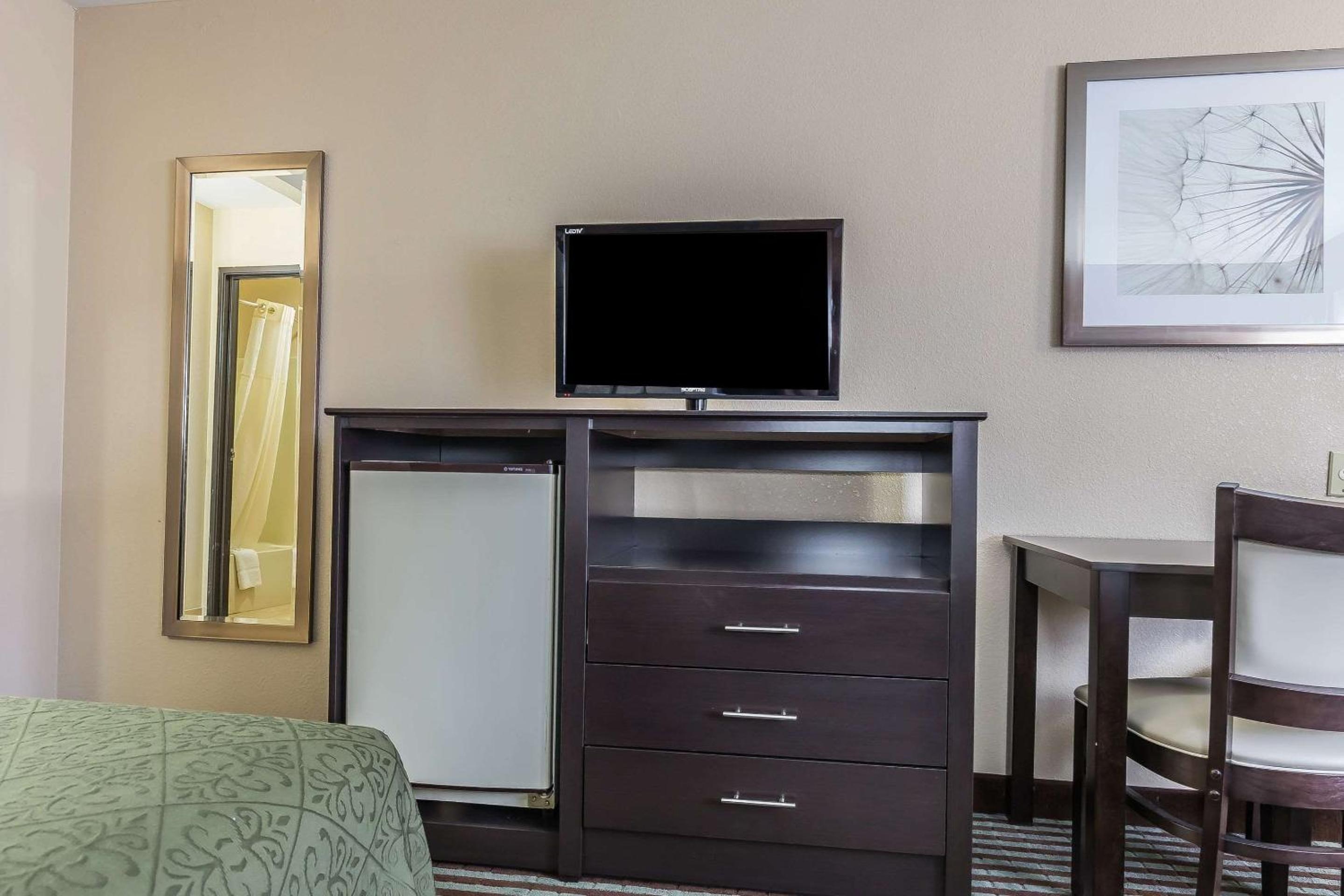 Mount Vernon Vacations - Quality Inn Mount Vernon, IL - Property Image 10