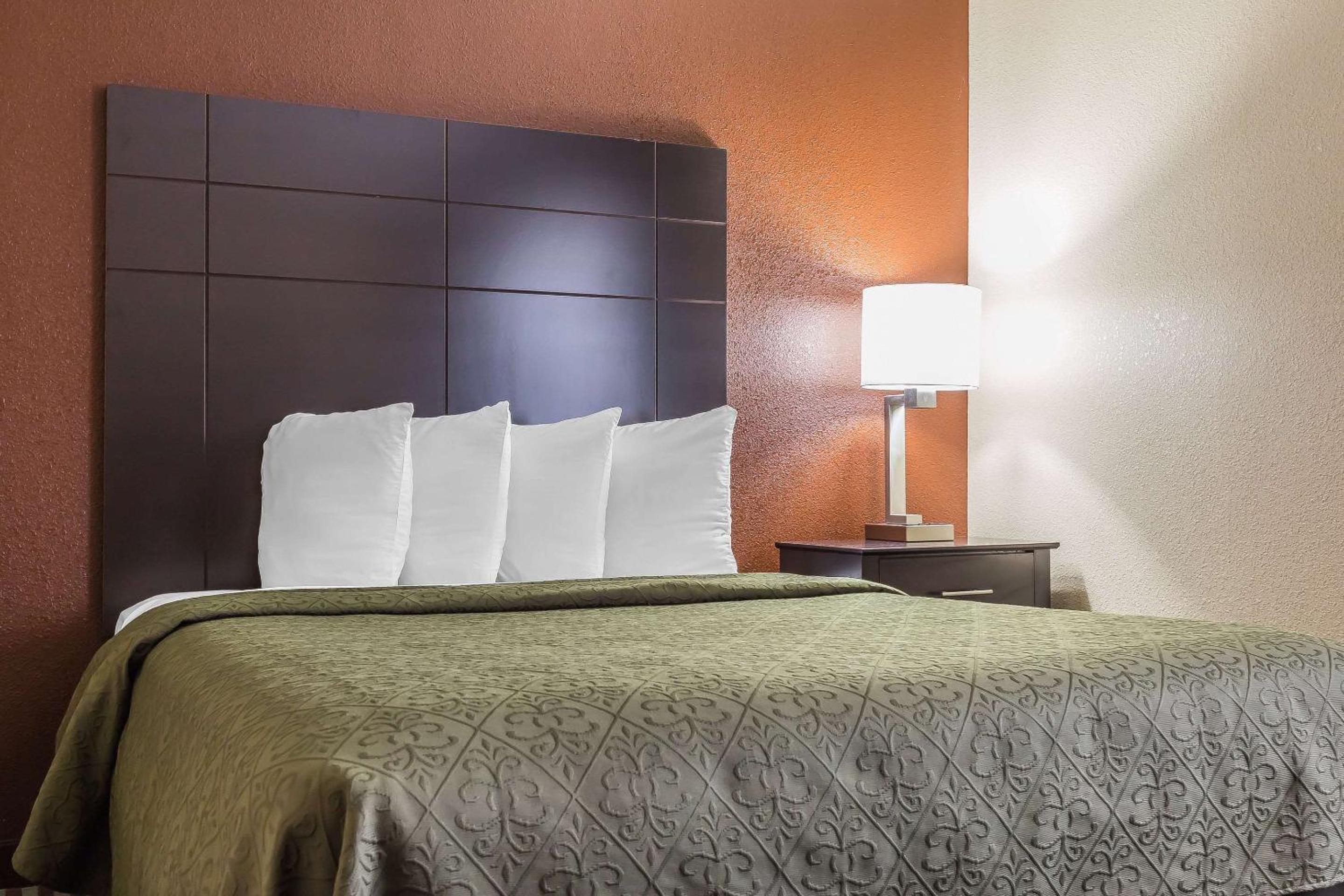 Mount Vernon Vacations - Quality Inn Mount Vernon, IL - Property Image 8