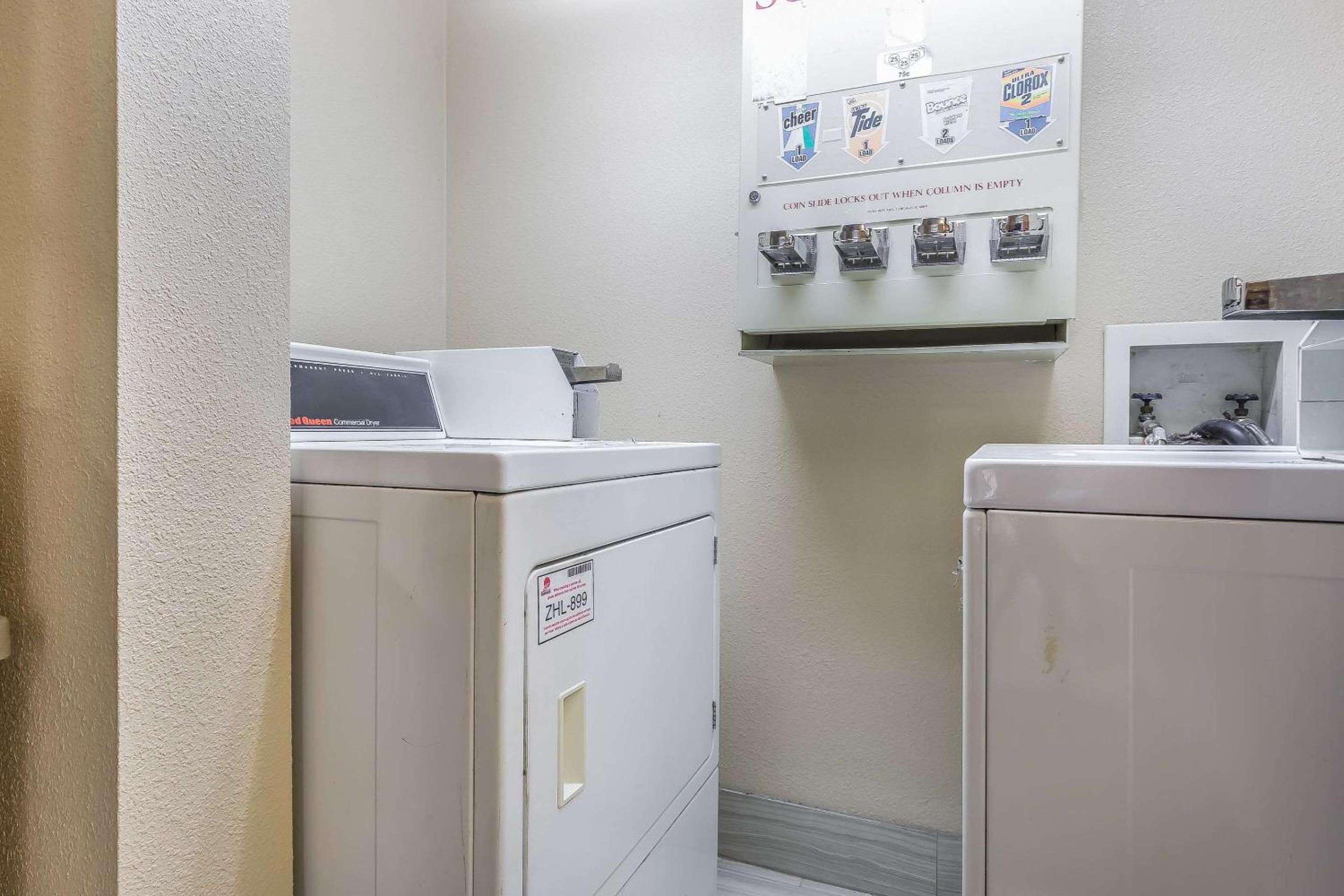 Mount Vernon Vacations - Quality Inn Mount Vernon, IL - Property Image 3