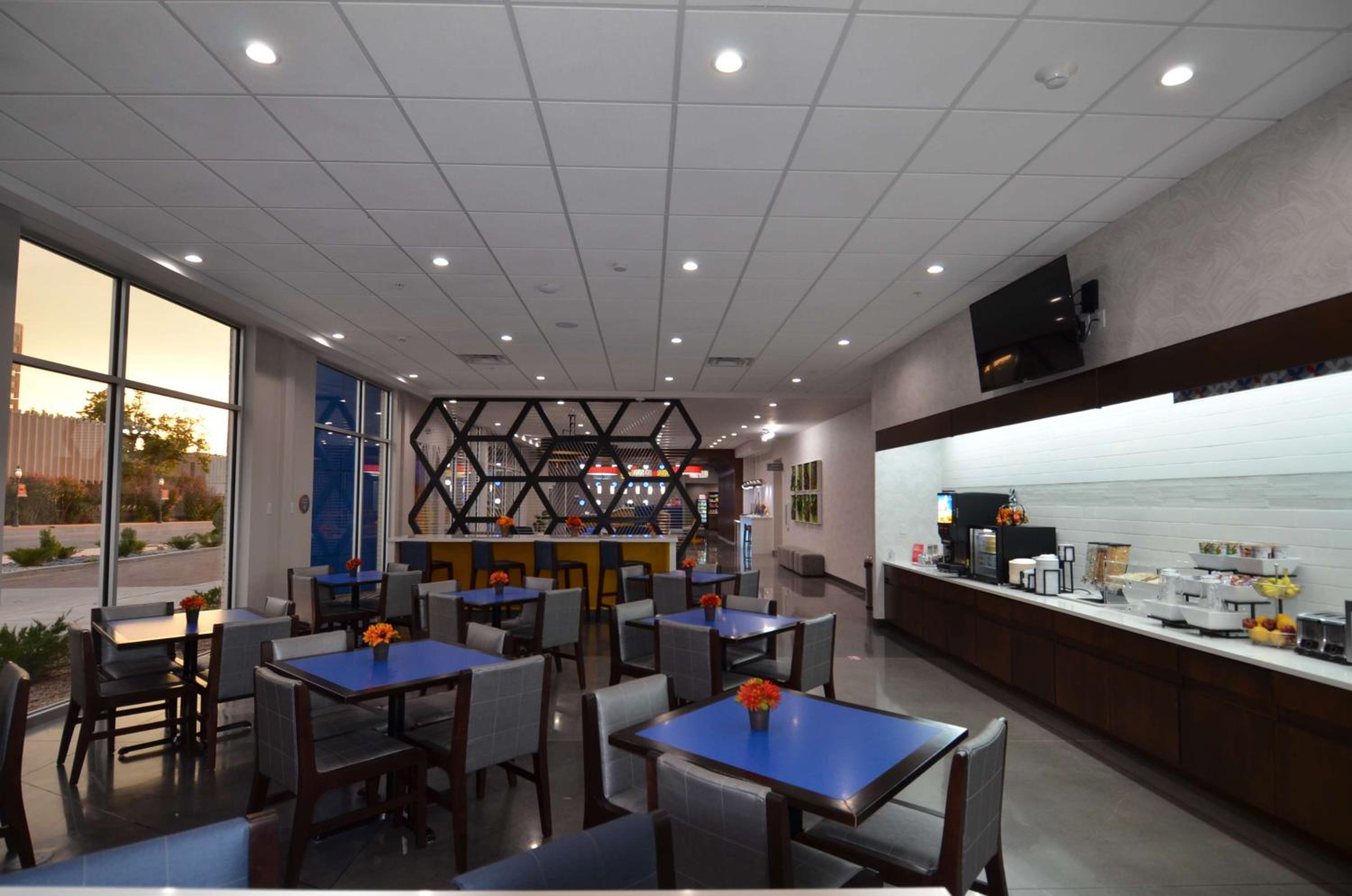 Enid Vacations - GLo Best Western Enid OK Downtown - Convention Center Hotel - Property Image 8