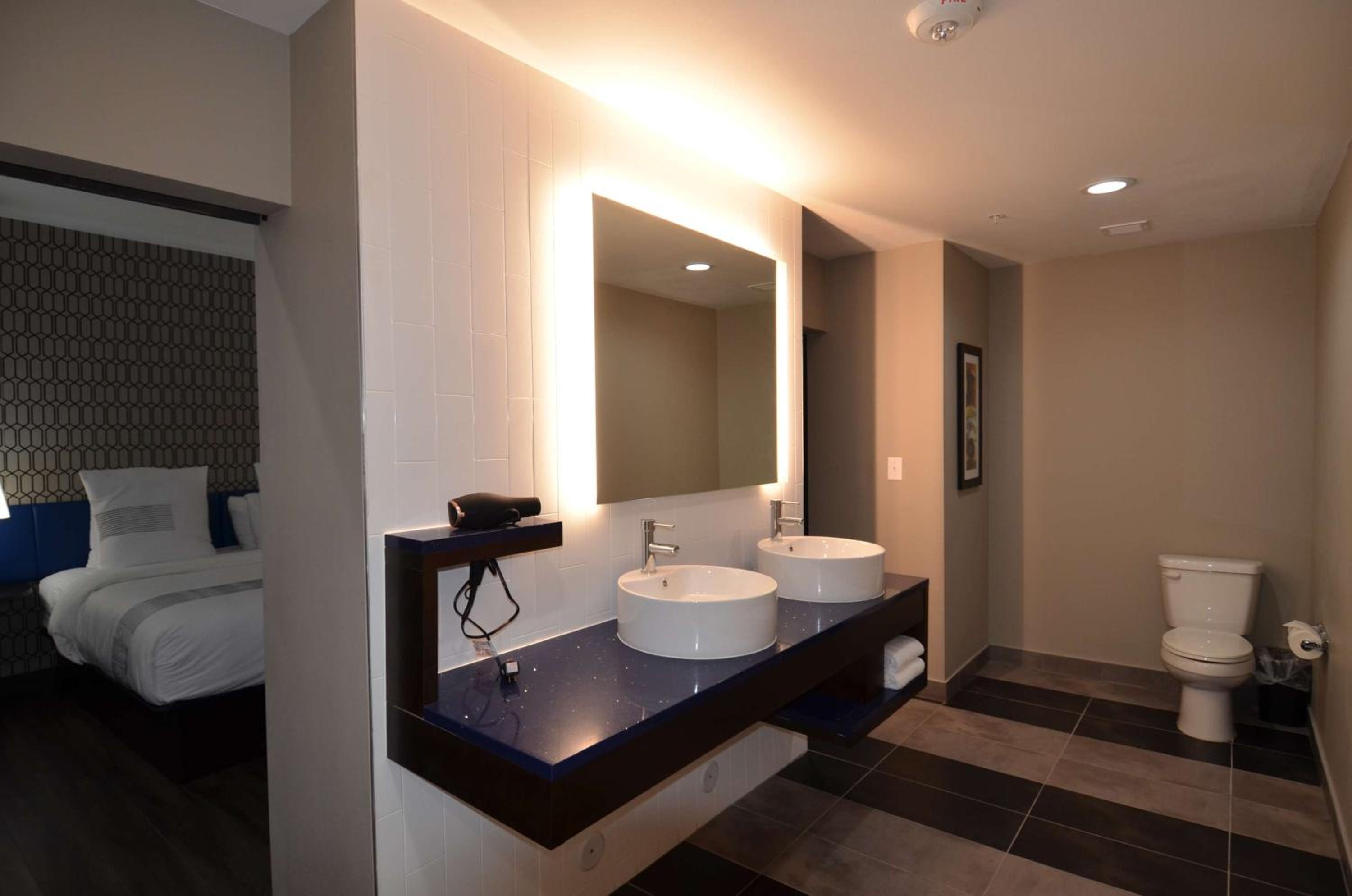 Enid Vacations - GLo Best Western Enid OK Downtown - Convention Center Hotel - Property Image 19