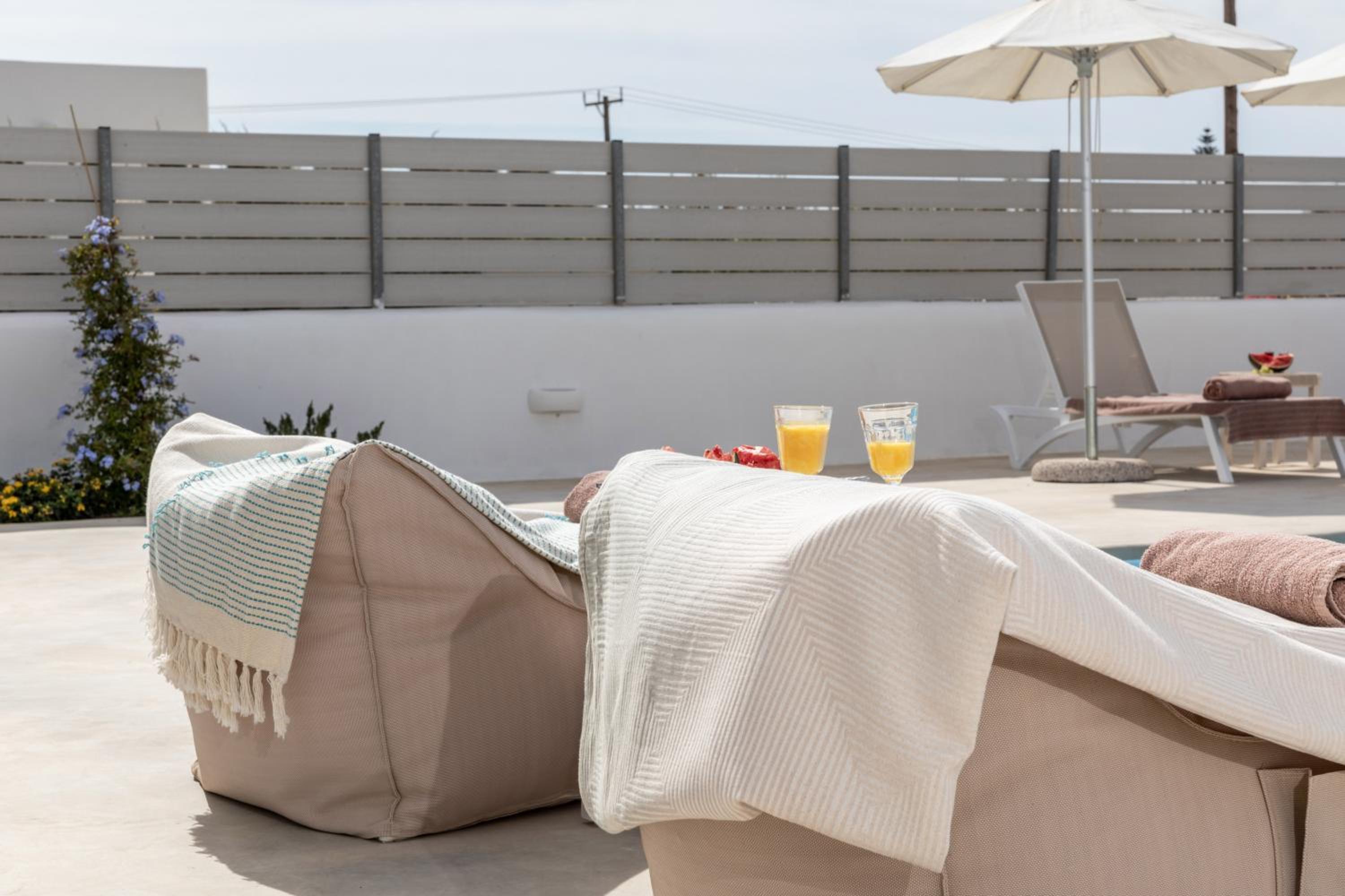 Naxian Lounge Villas