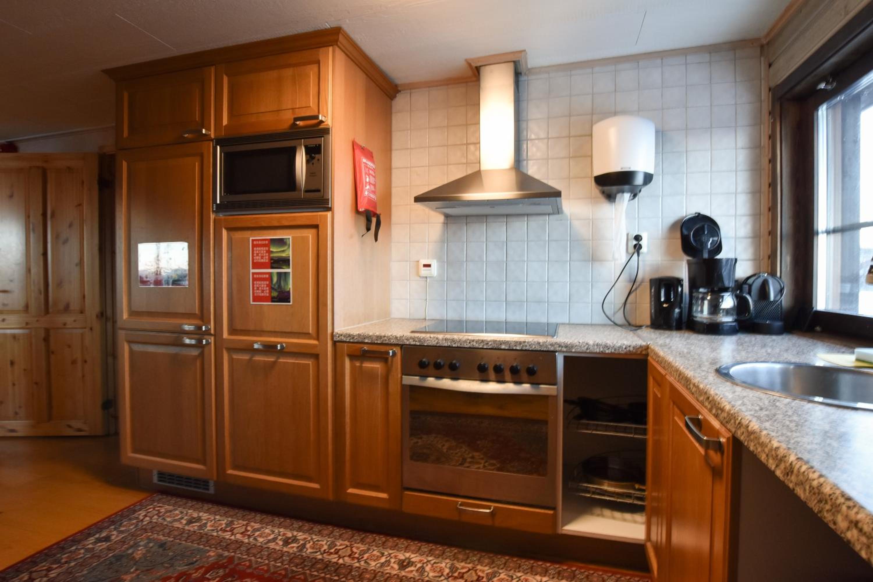 Abisko Guesthouse & Activities