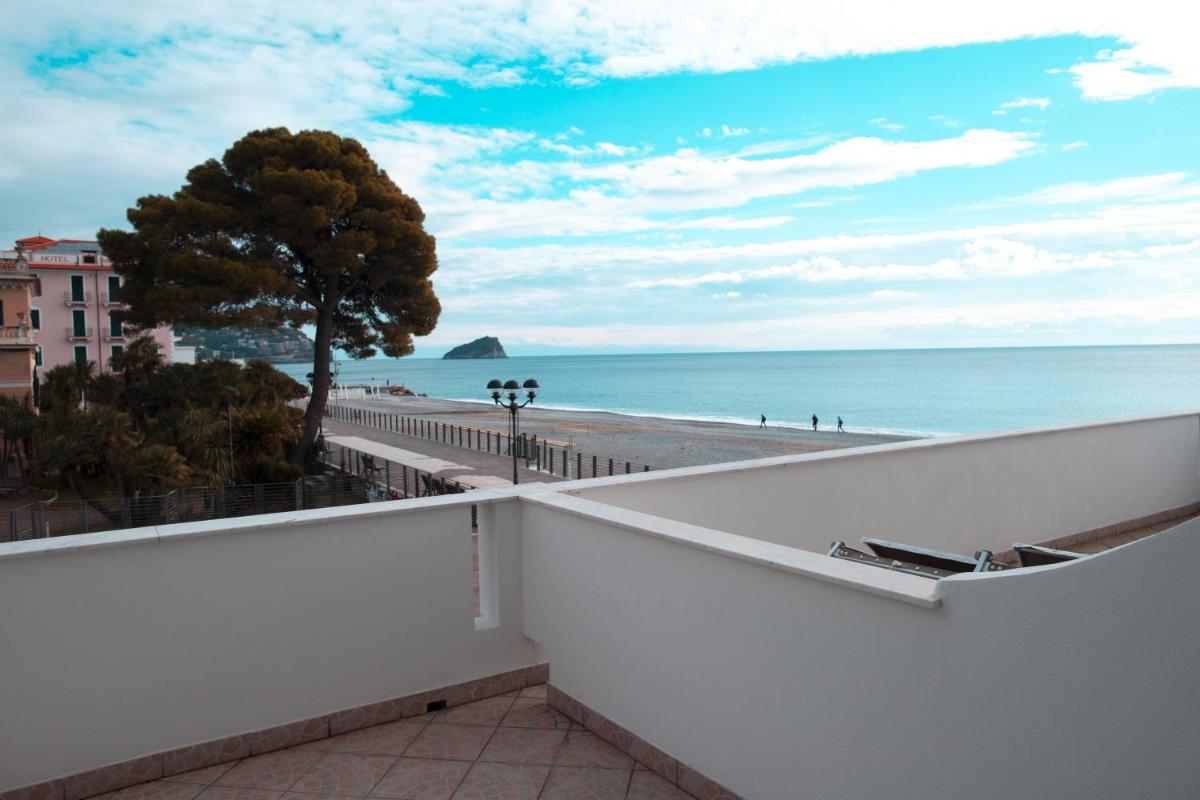 balcony