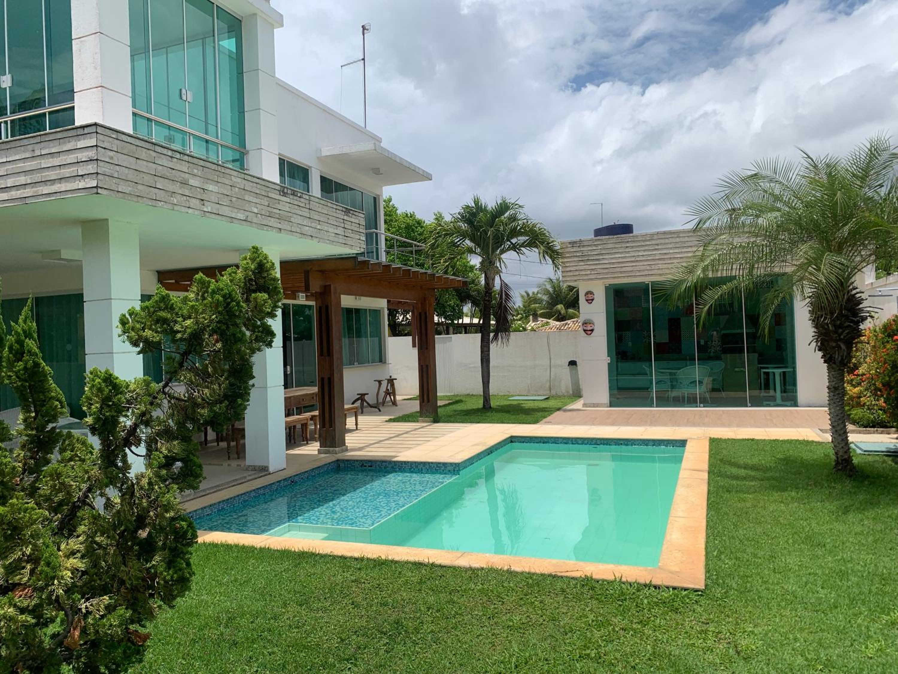 Casa no condomínio paraíso