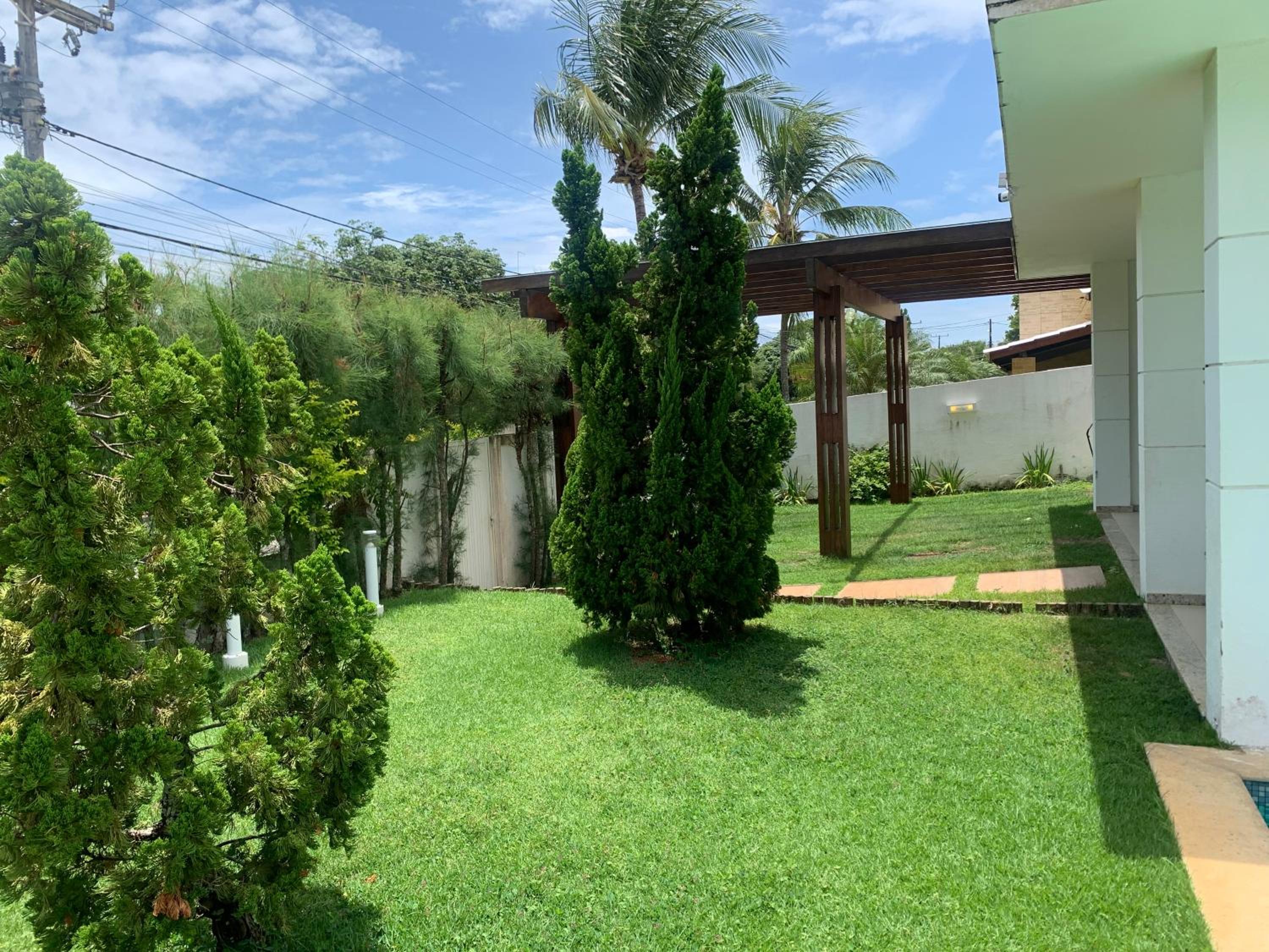 Casa no condomínio paraíso