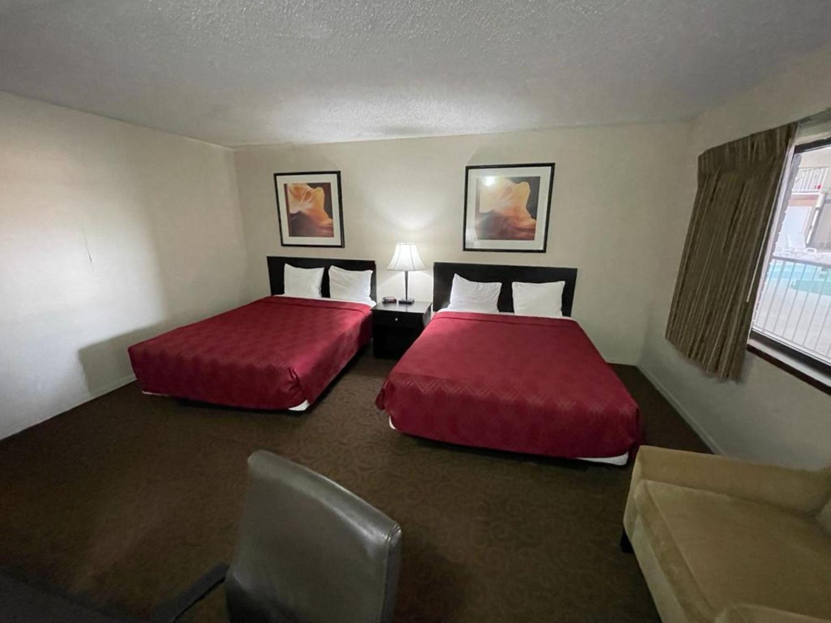 Emporia Vacations - Knights Inn  Suites Emporia - Property Image 71