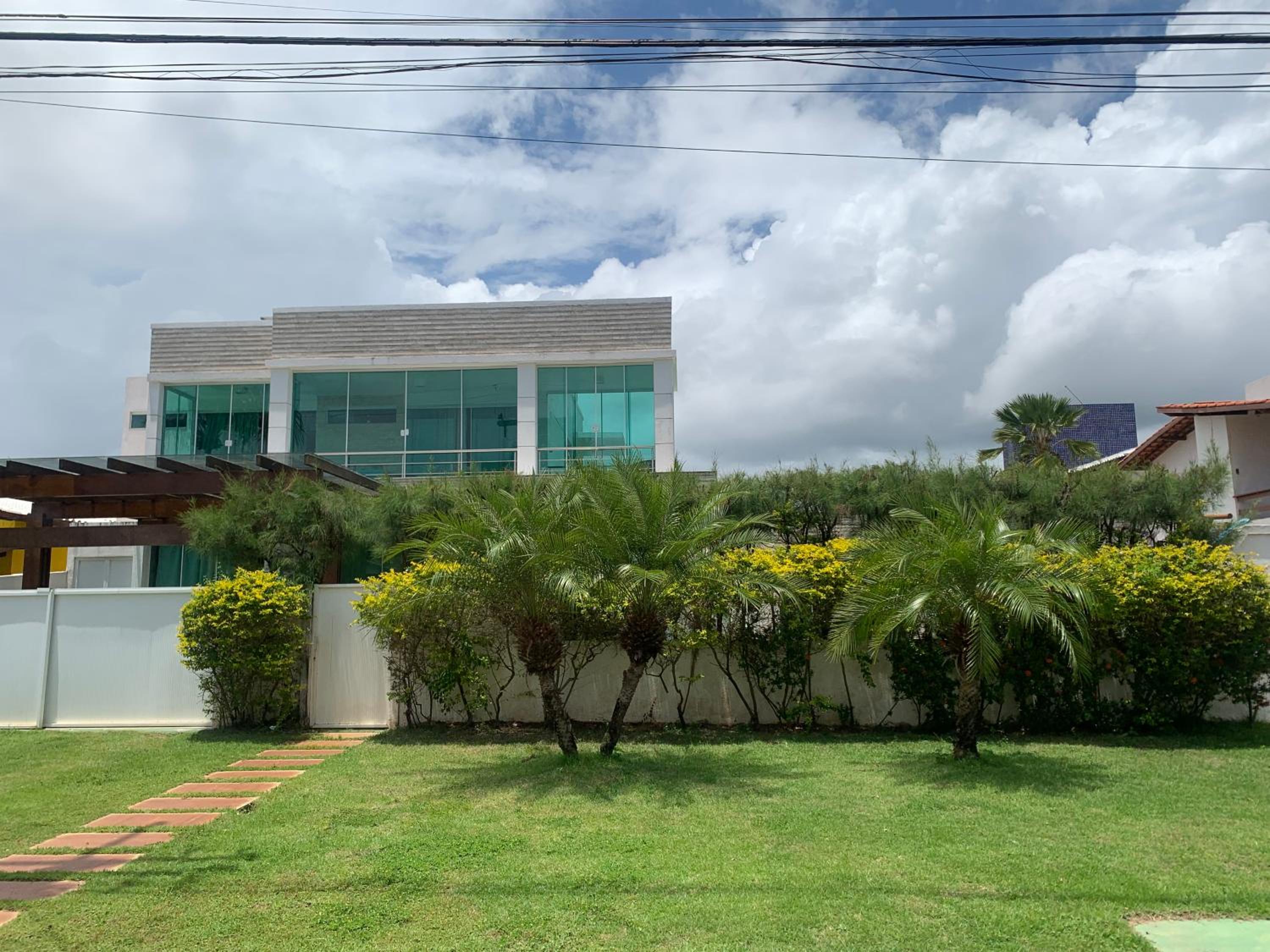 Casa no condomínio paraíso