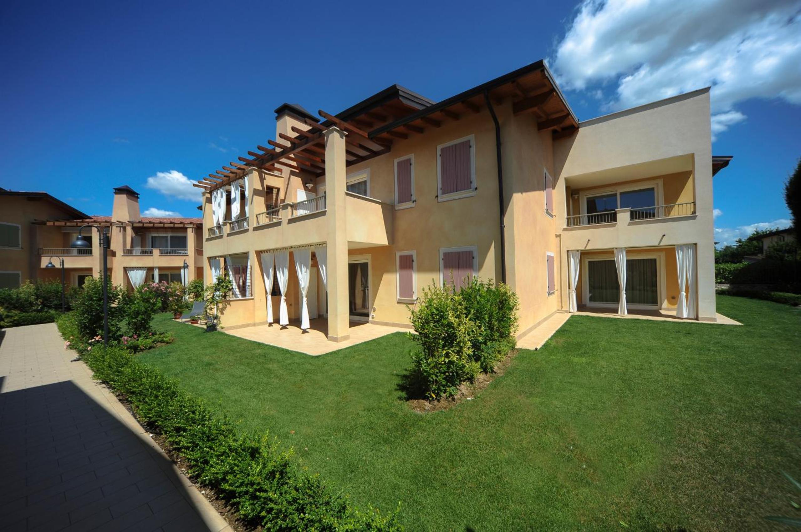 Le Corti Caterina Apartments with pool by Wonderful Italy