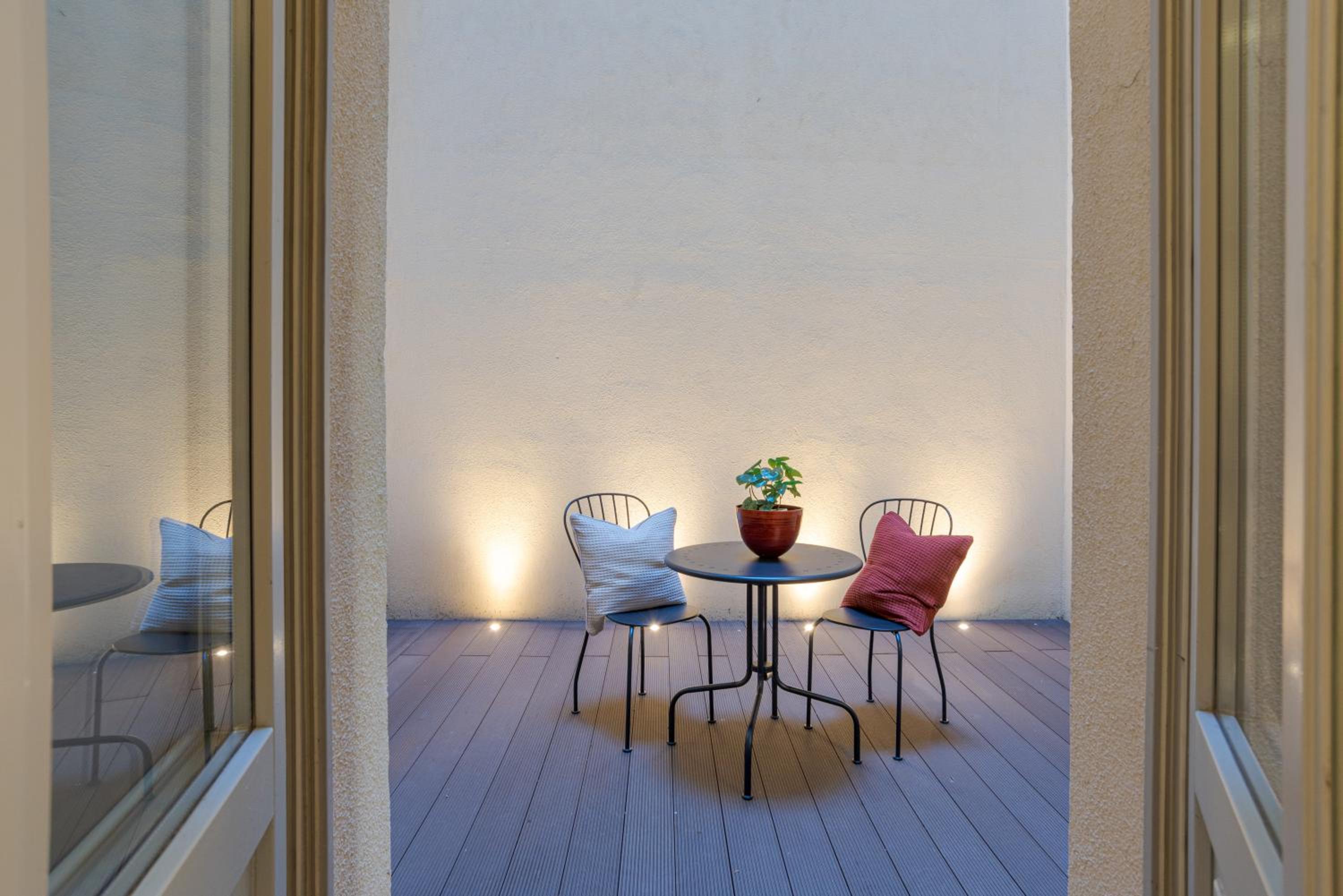Suite Broletto - by MyHomeInComo