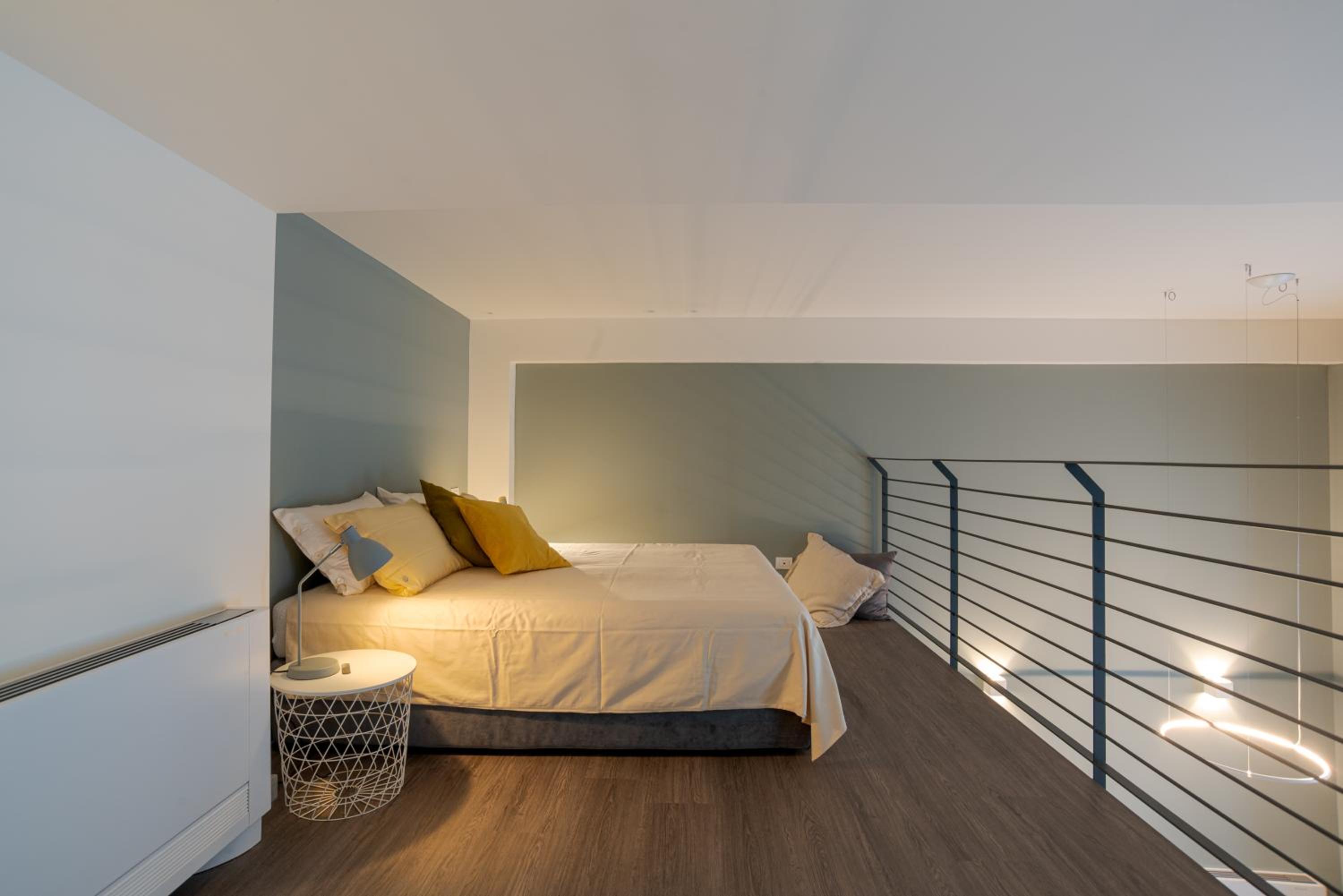 Suite Broletto - by MyHomeInComo