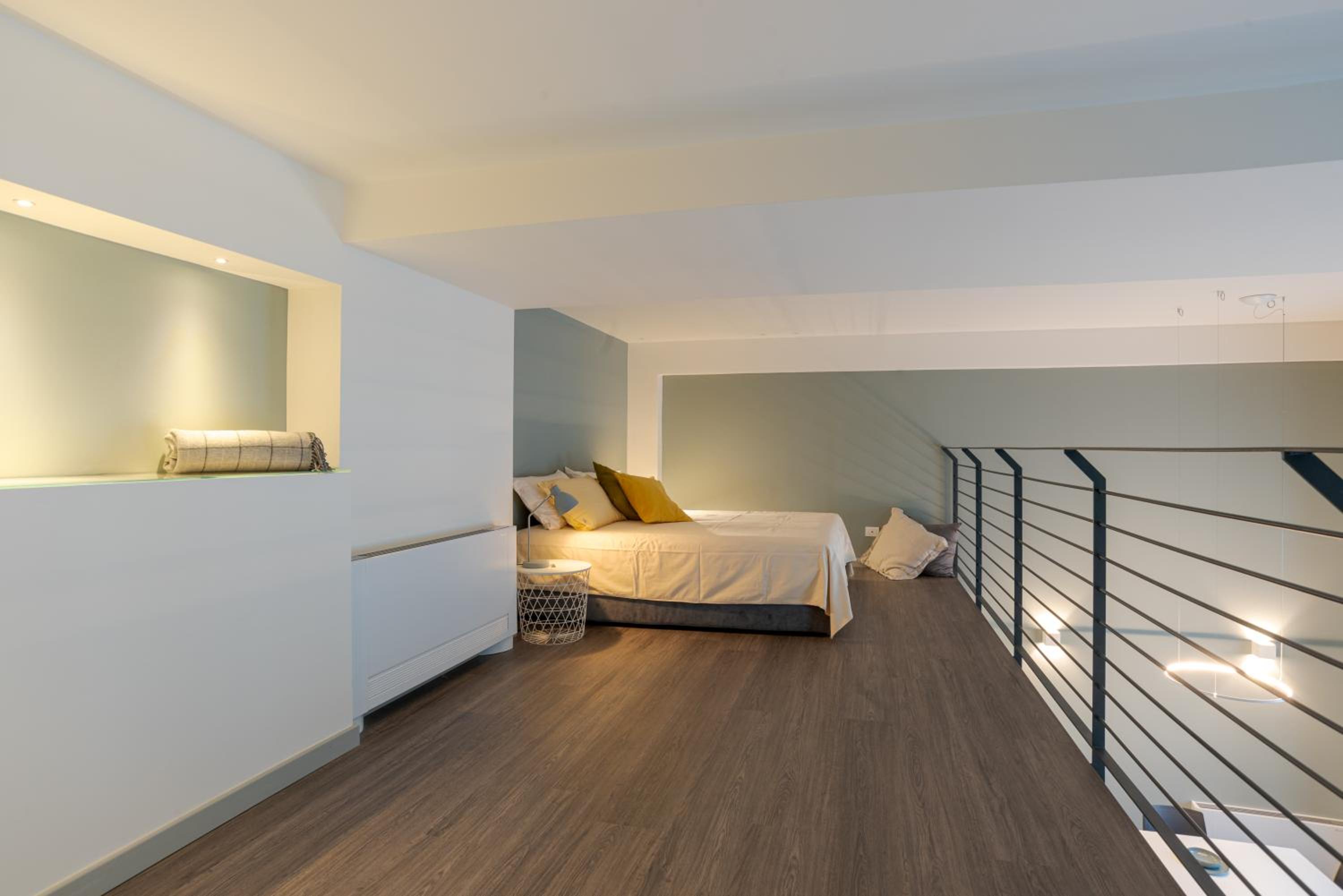 Suite Broletto - by MyHomeInComo
