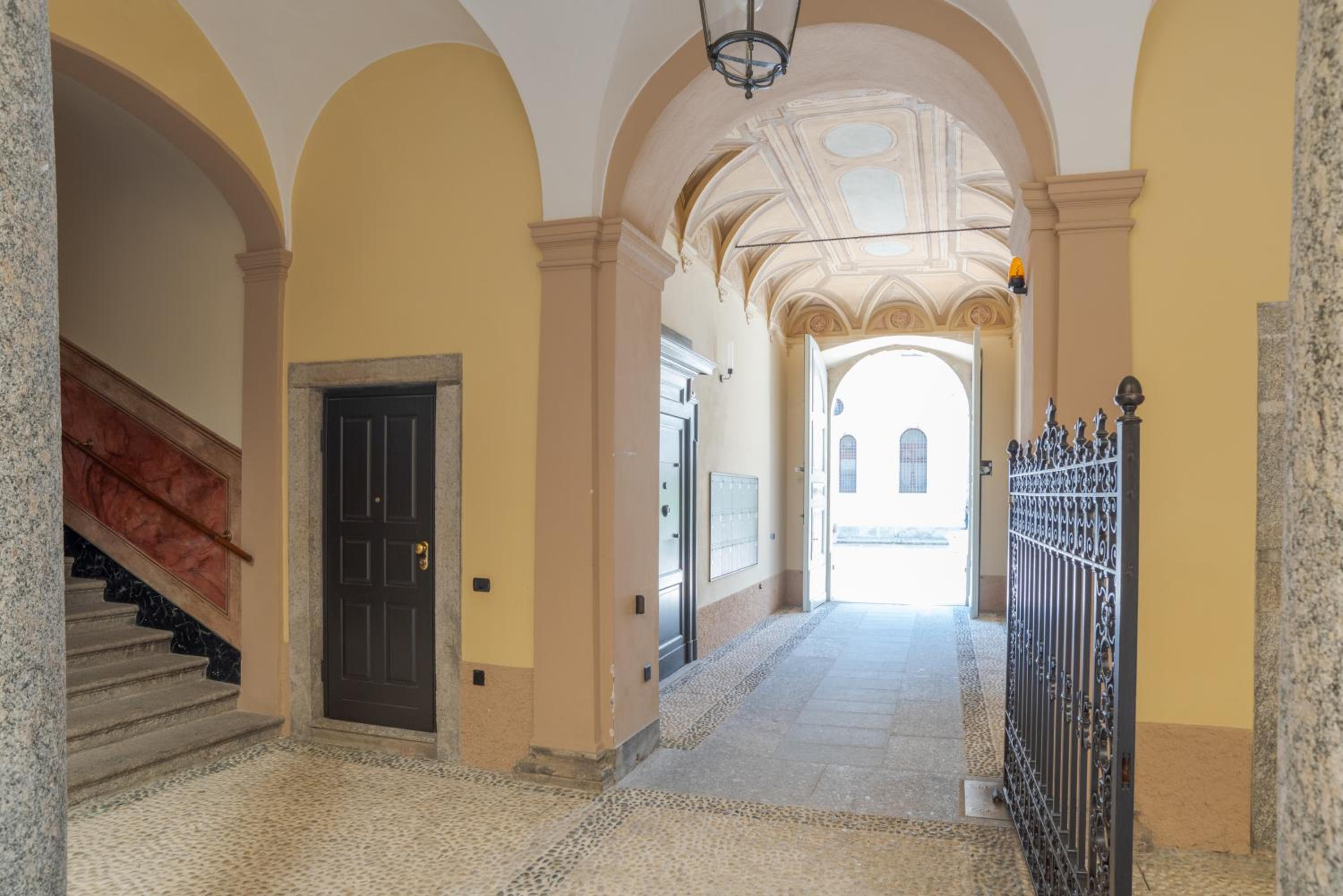Suite Broletto - by MyHomeInComo