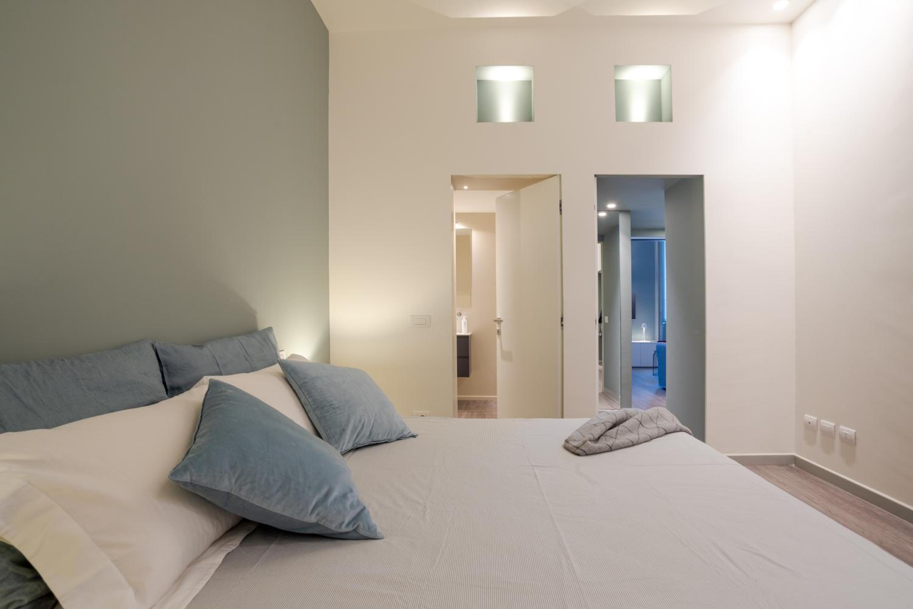 Suite Broletto - by MyHomeInComo