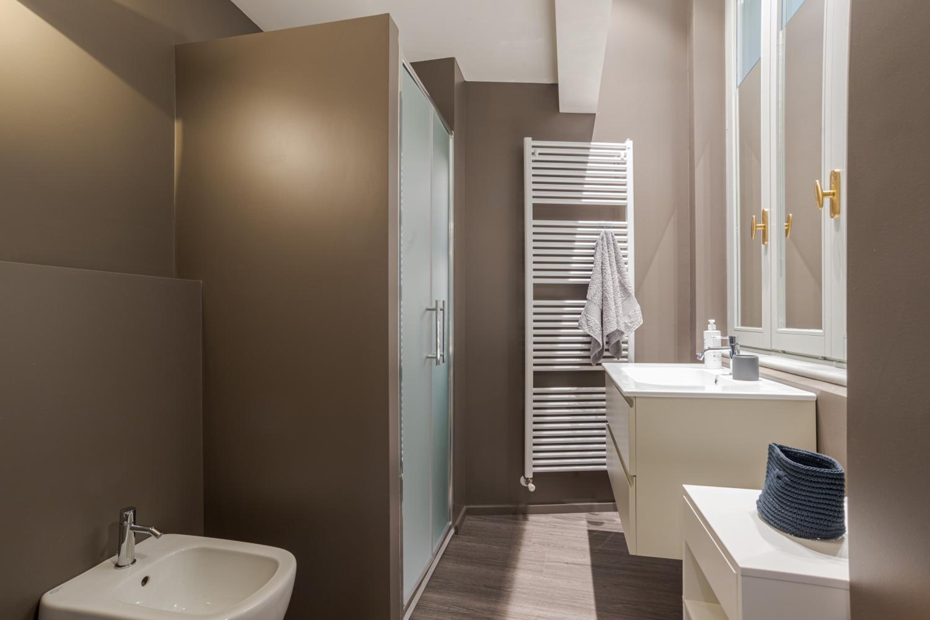 Suite Broletto - by MyHomeInComo