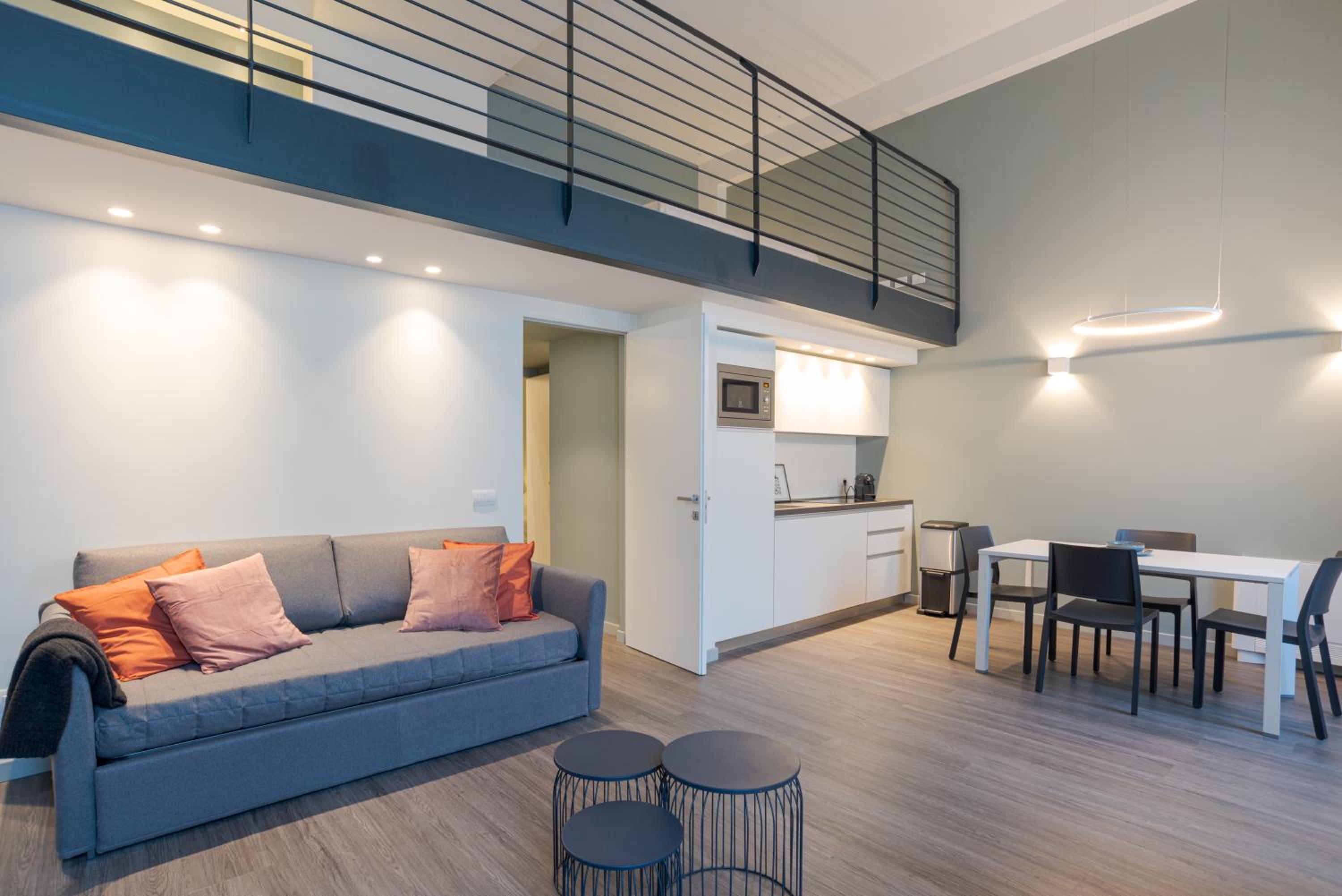 Suite Broletto - by MyHomeInComo