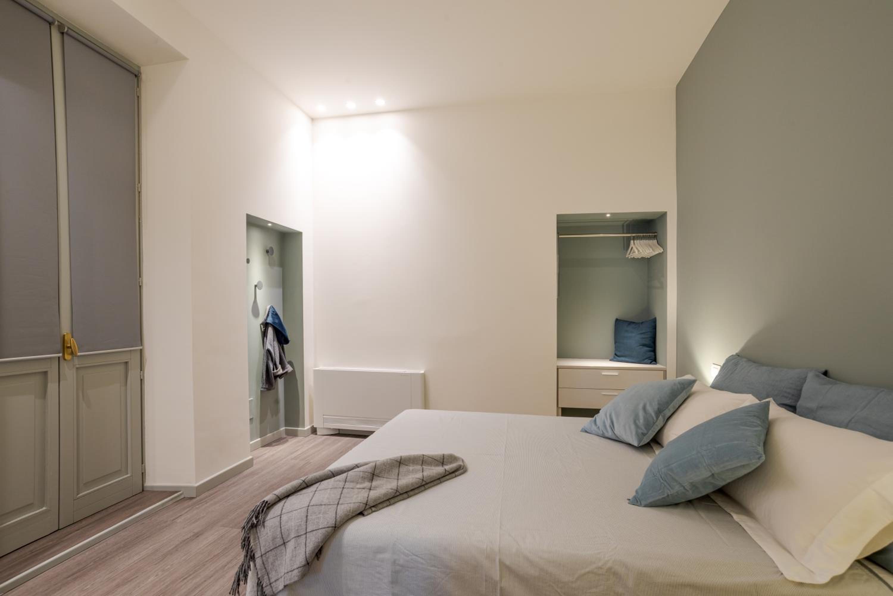 Suite Broletto - by MyHomeInComo