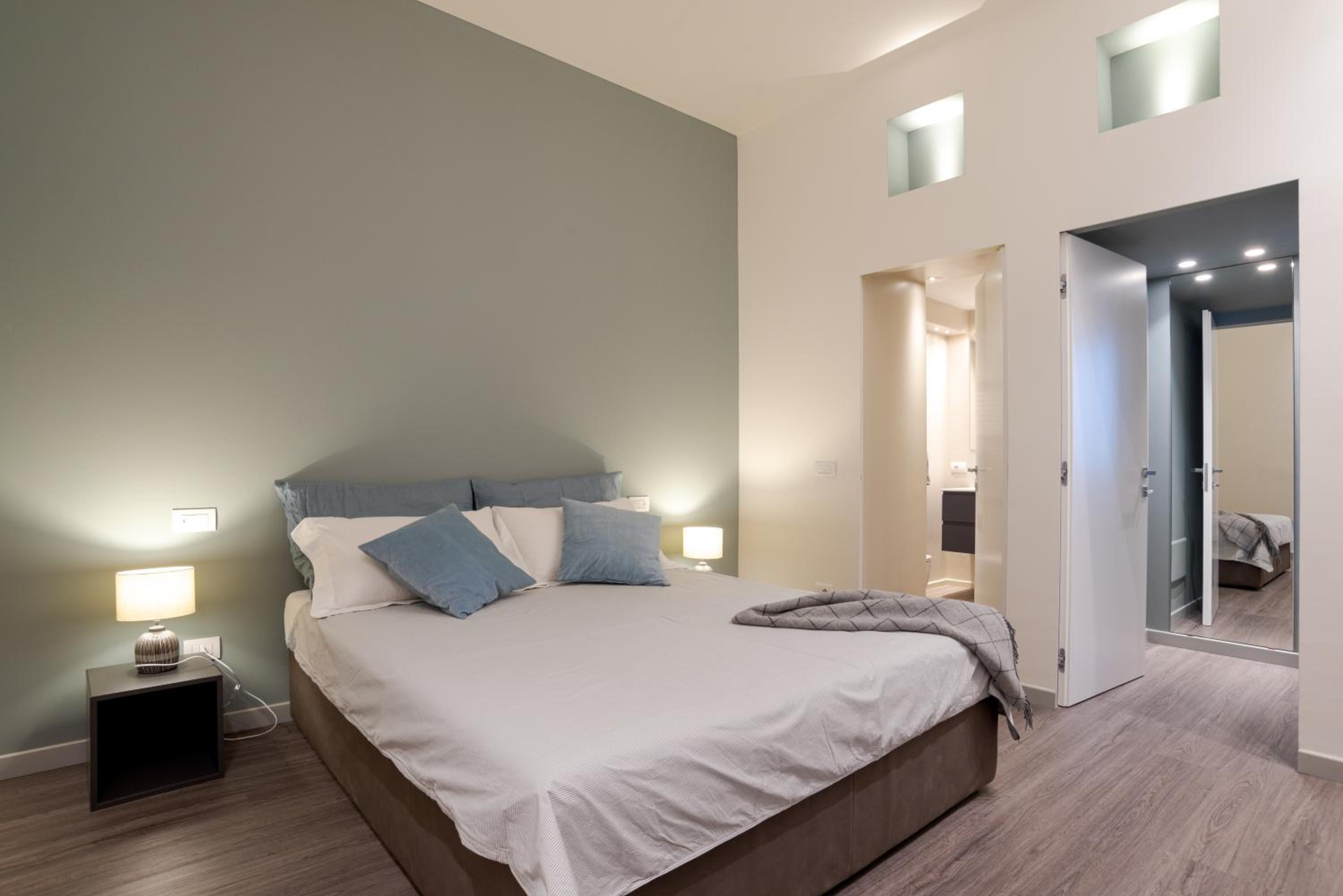 Suite Broletto - by MyHomeInComo